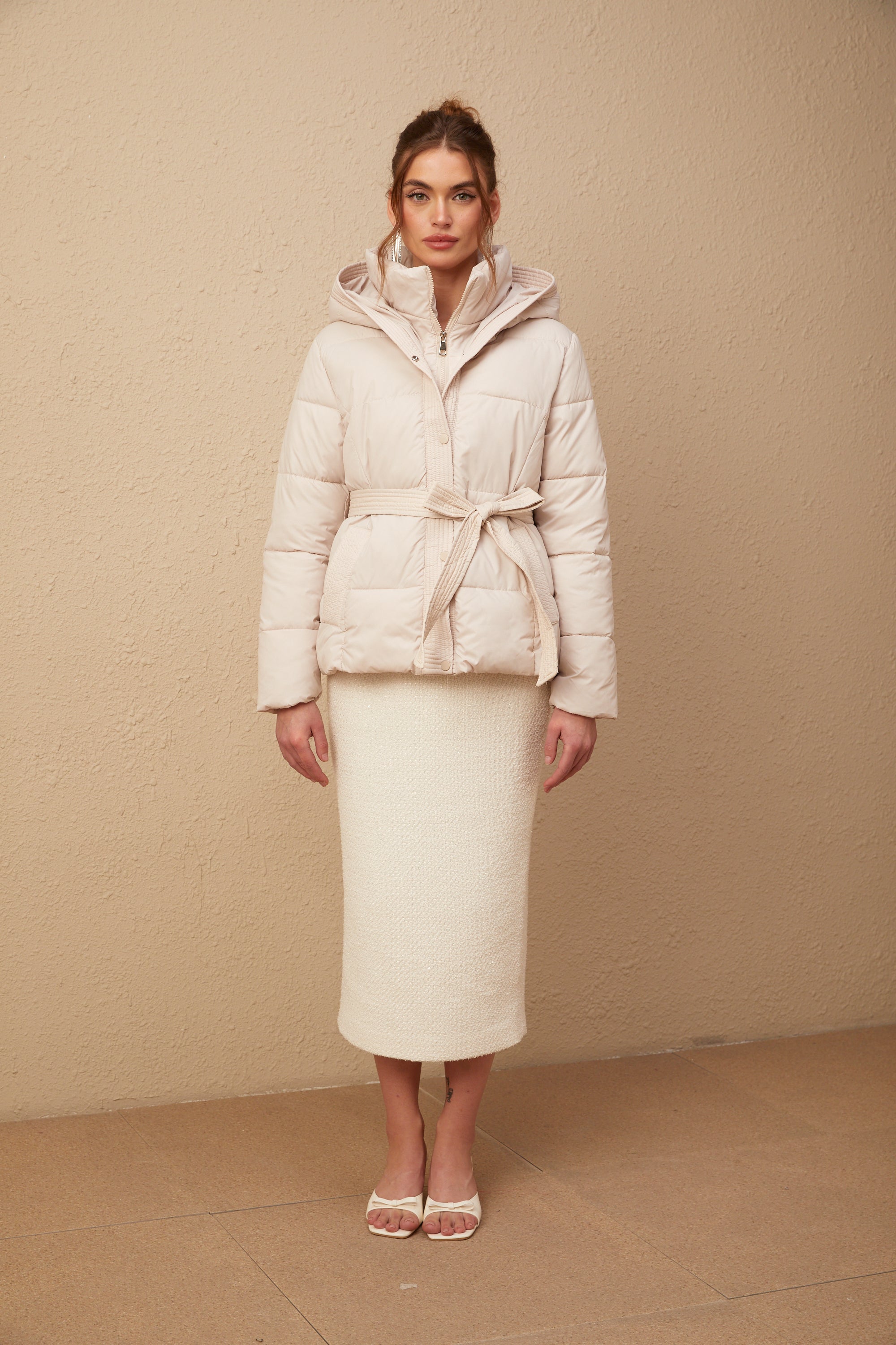 Béatrice white hood belted puffer coat