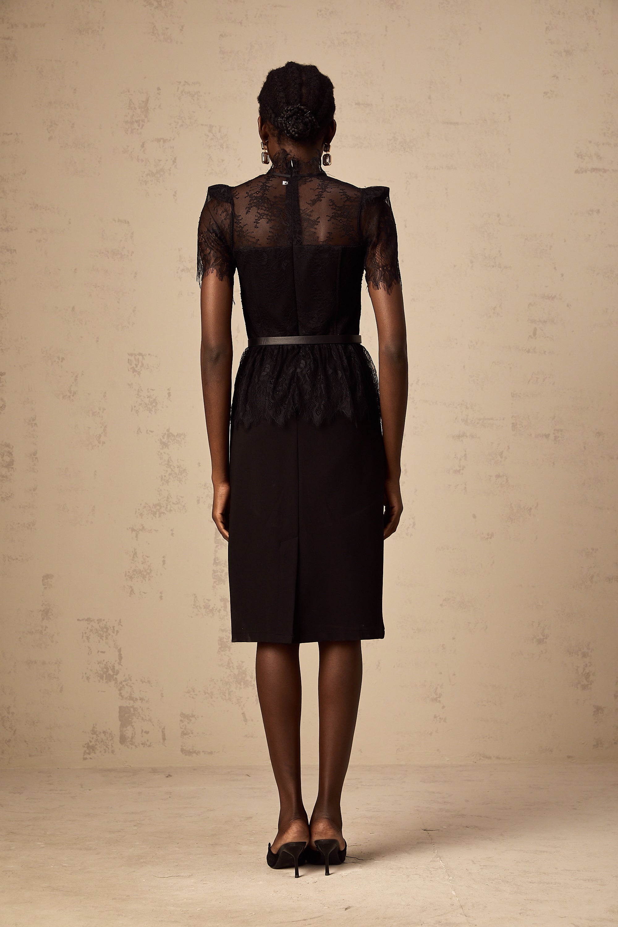 Thérèse black guipure-lace panelled midi dress