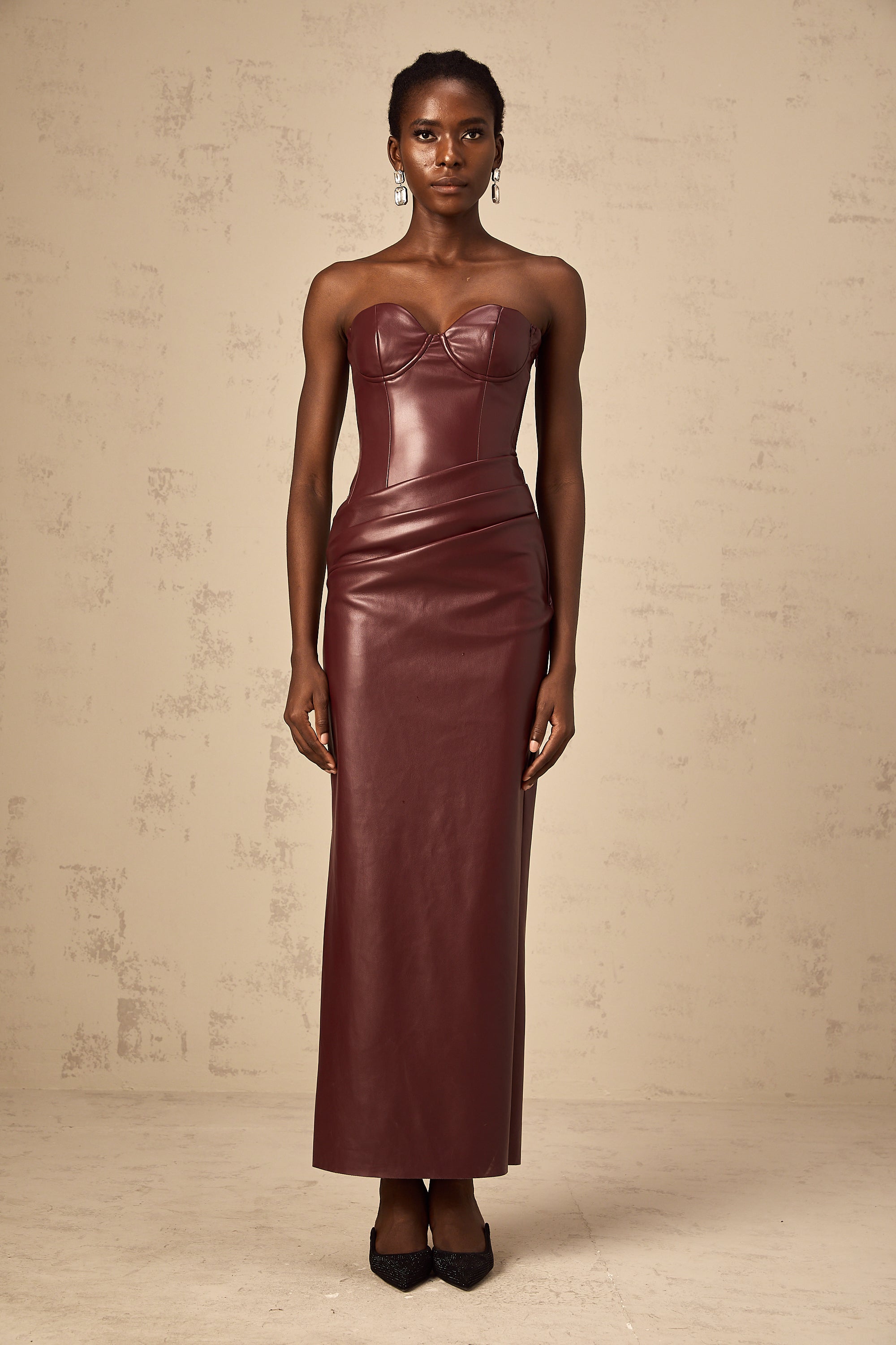 Amélie wine-red fitted leather midi dress