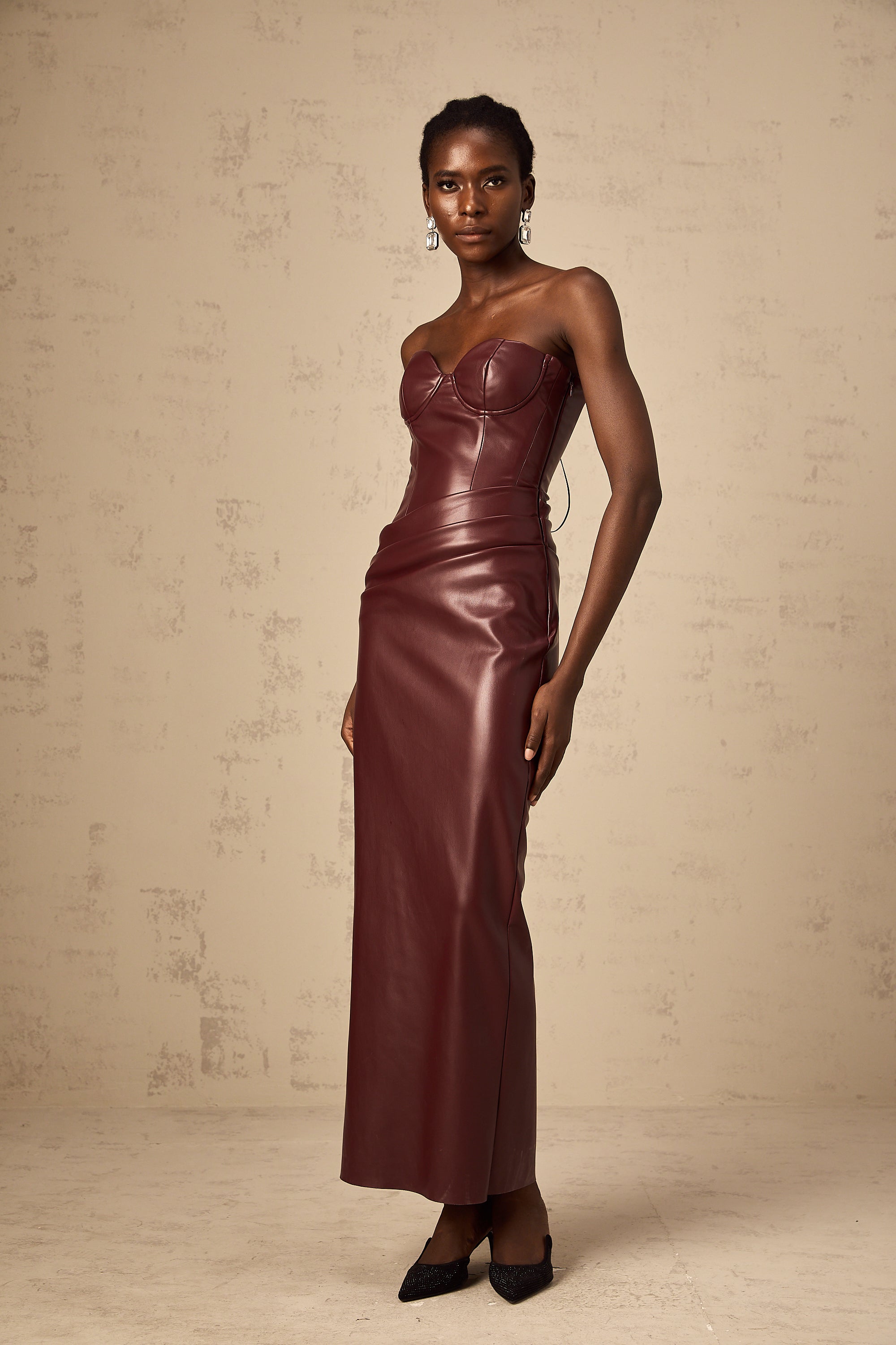 Amélie wine-red fitted leather midi dress