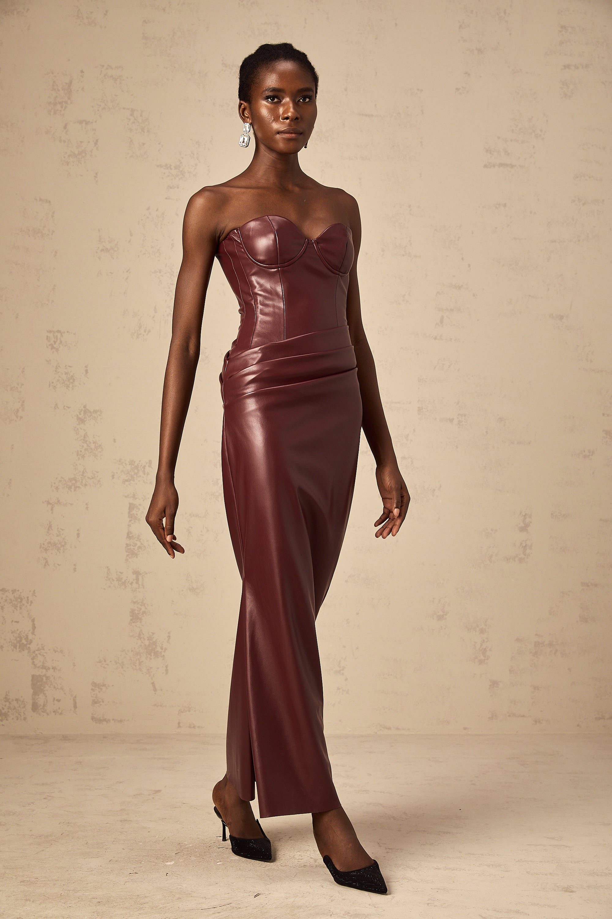 Amélie wine-red fitted leather midi dress