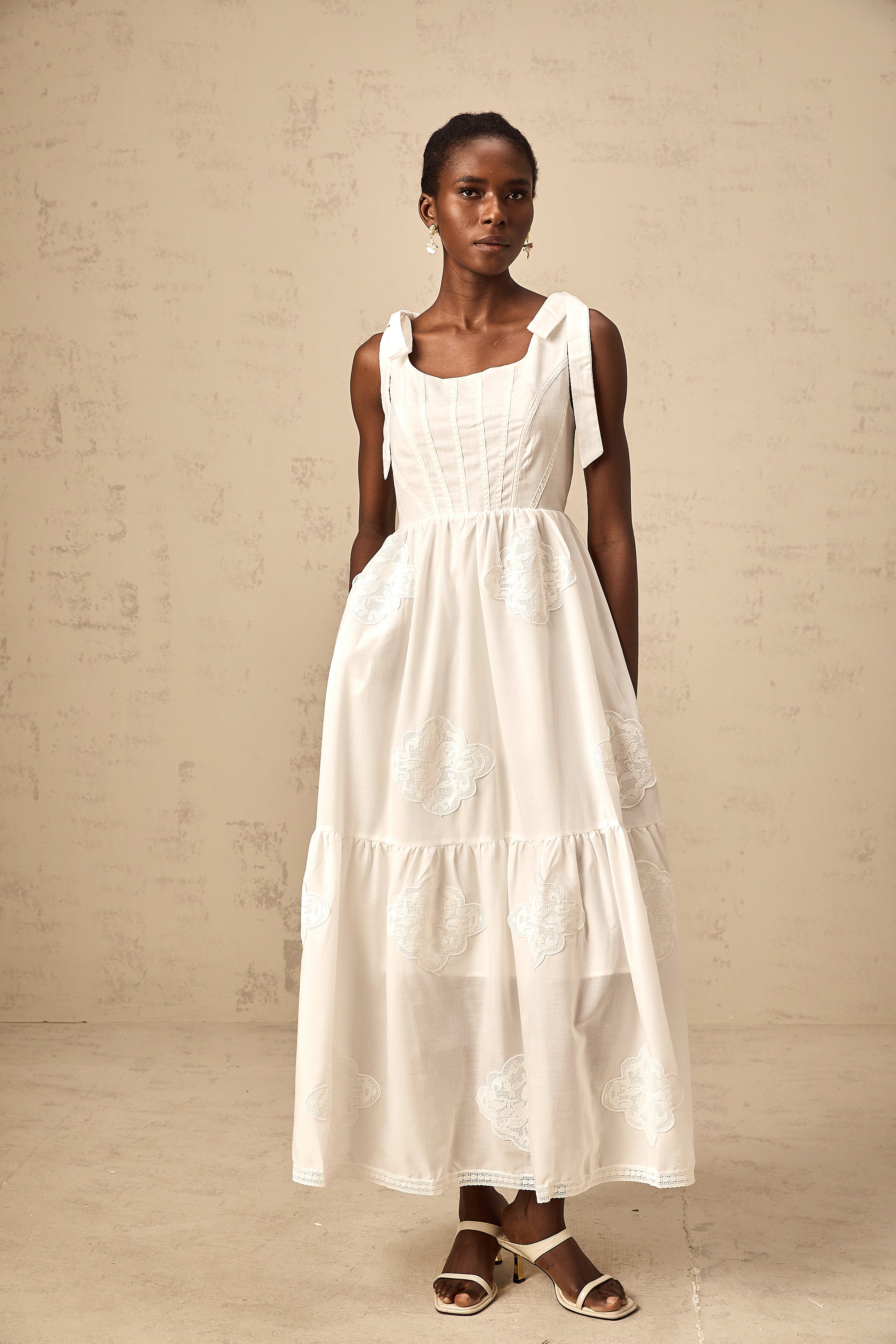 Gaëlle white floral-embroidered tiered midi dress