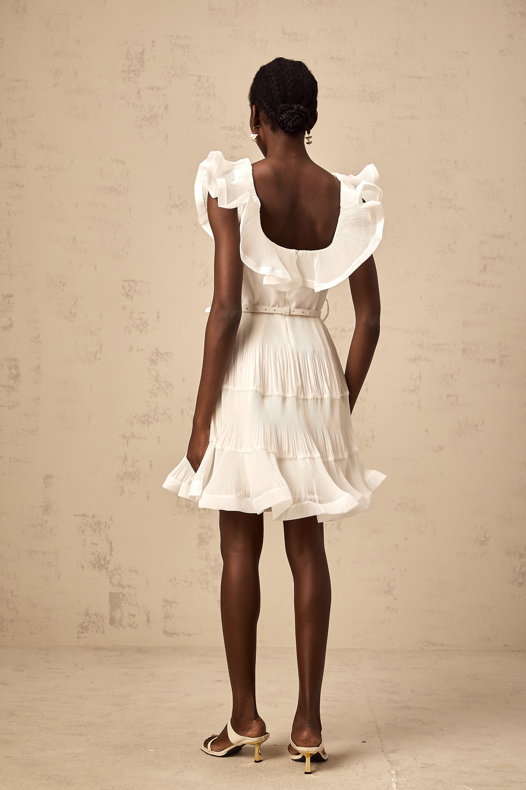 Éliane white frilled neckline pleated mini dress