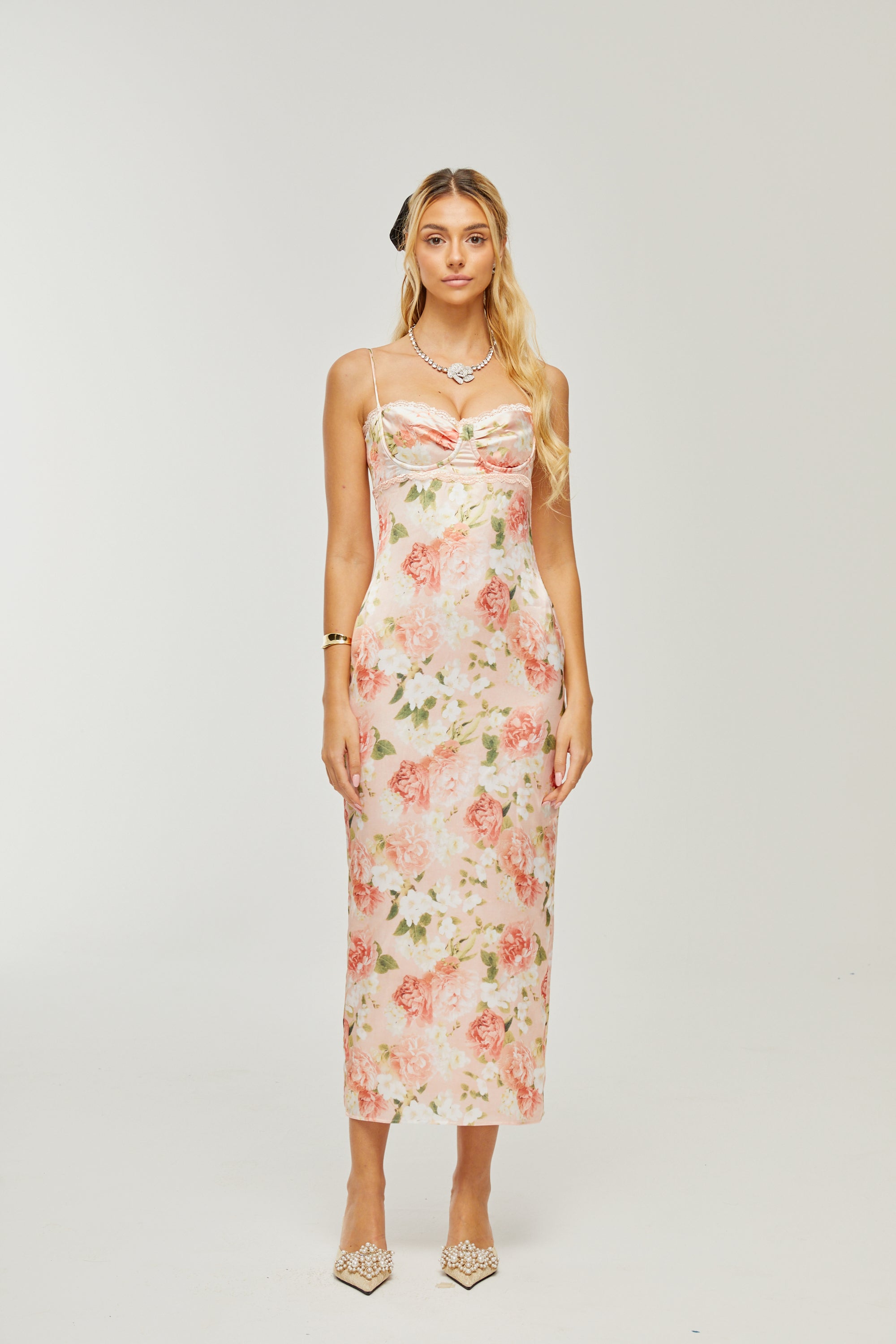 Maxi abito Yvette in raso con stampa floreale rosa 