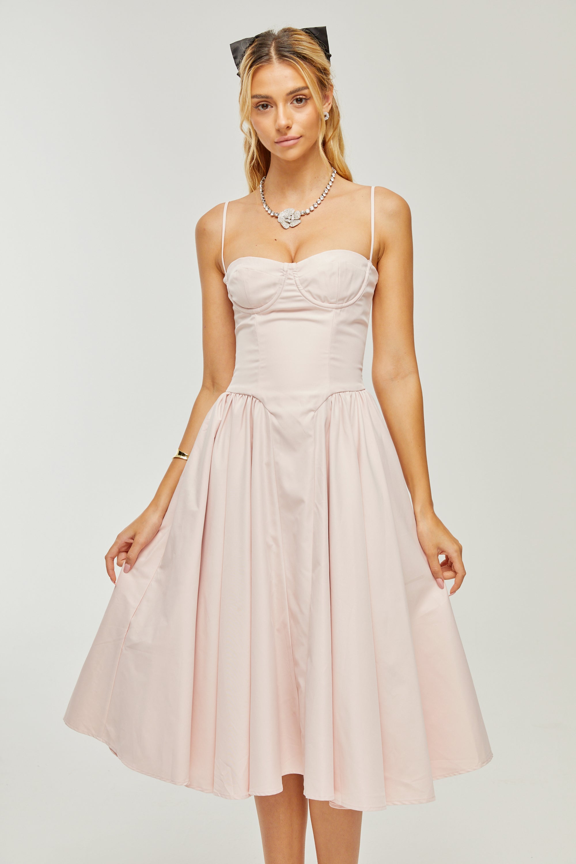 Soleil – Rosa plissiertes Korsett-Midikleid