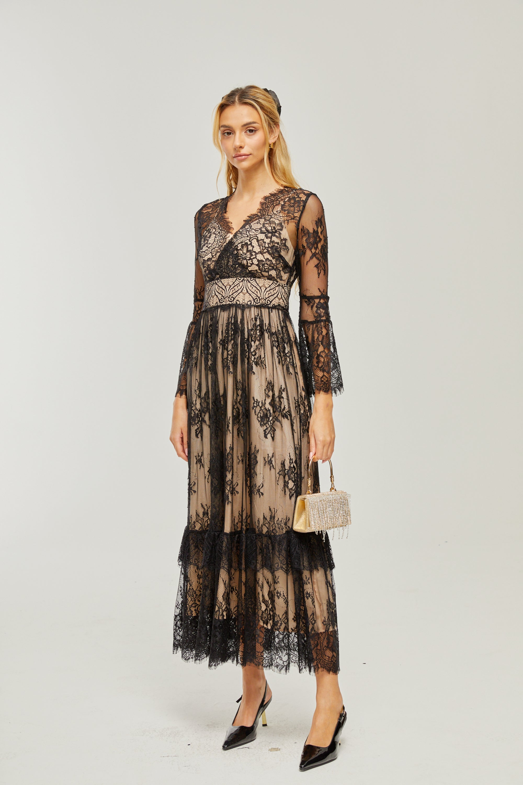 Abito midi Louise in pizzo con scollo a V 