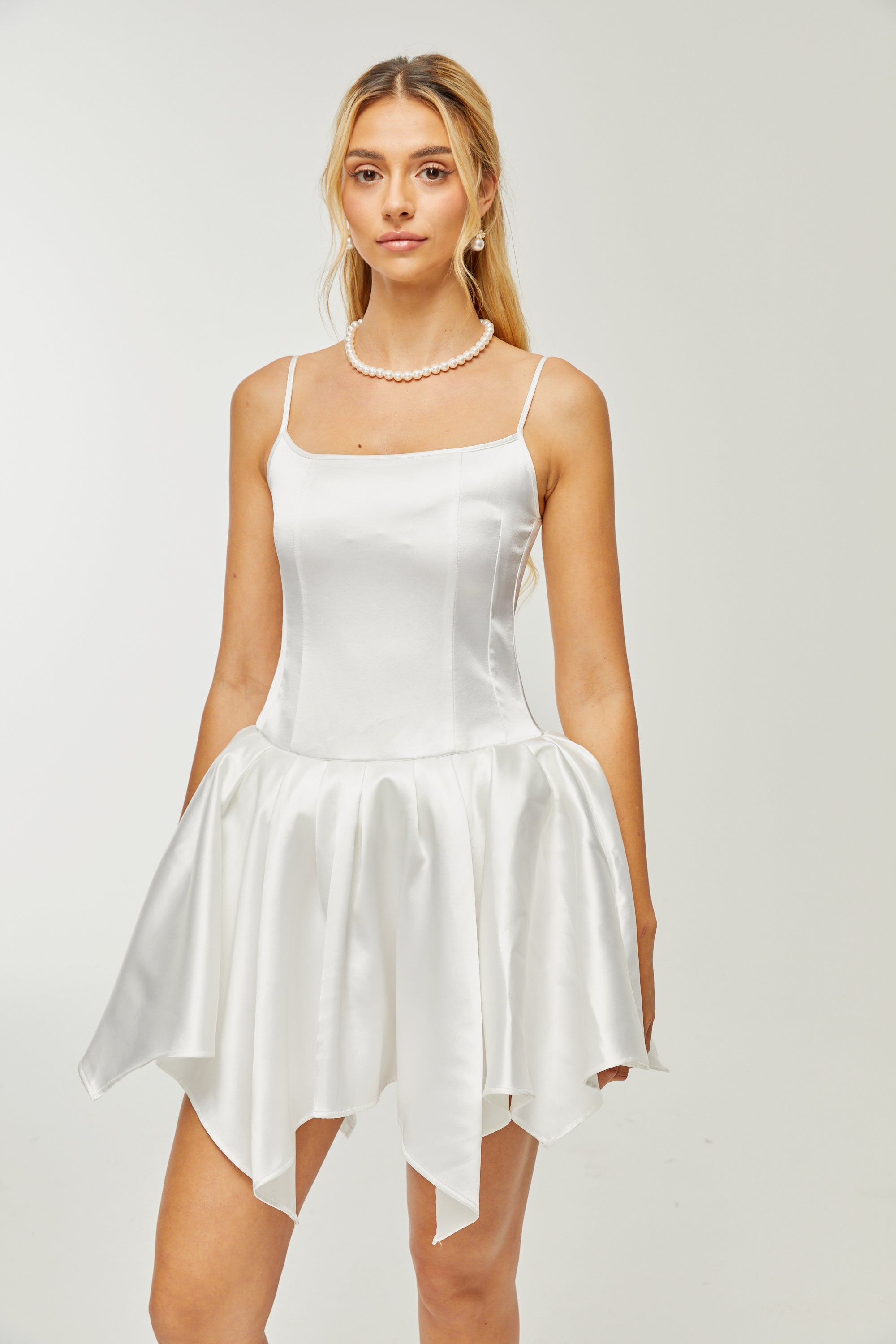 Asymmetrisches Satin-Minikleid Lanetta