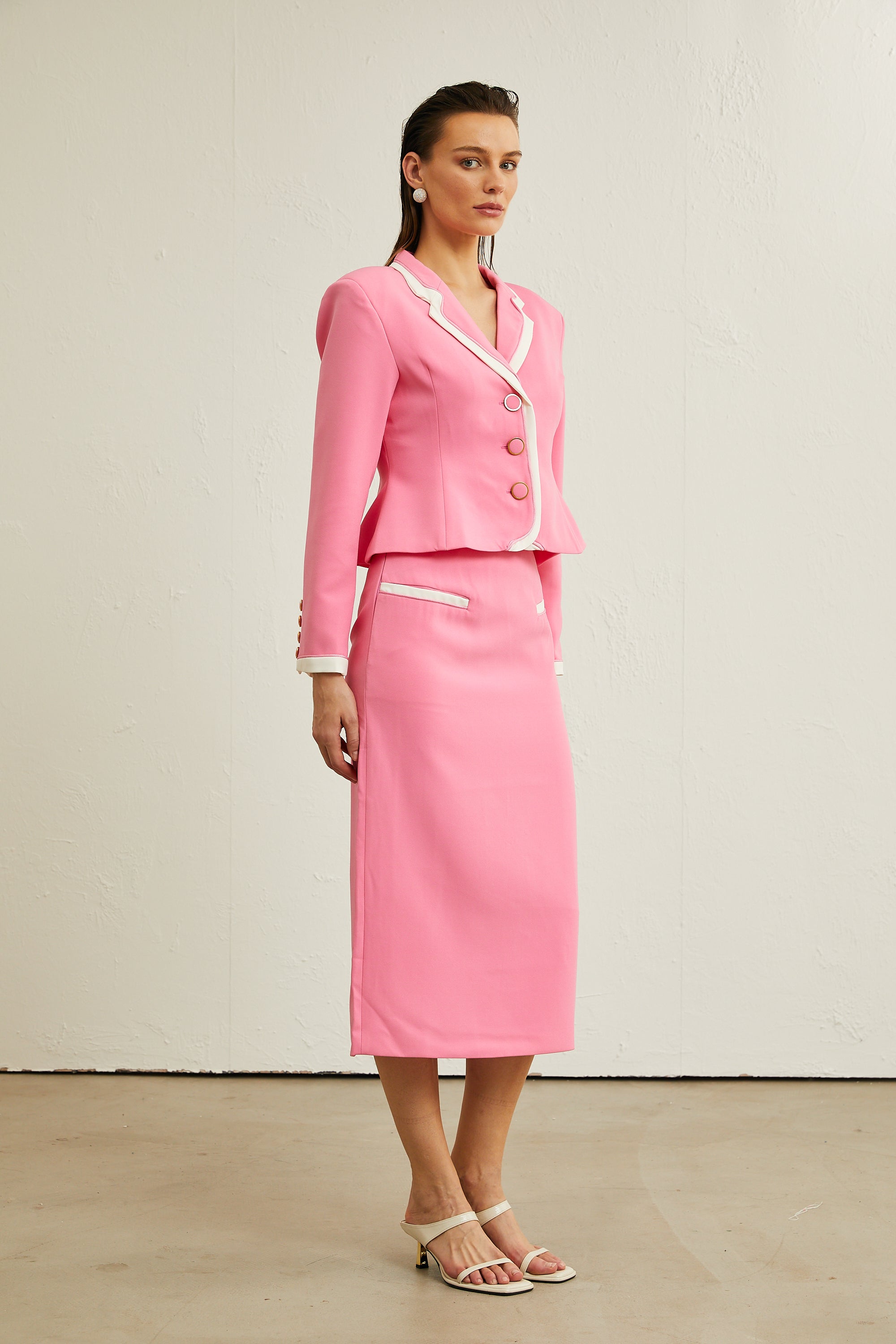 Léonor pink color-blocked jacket & skirt matching set