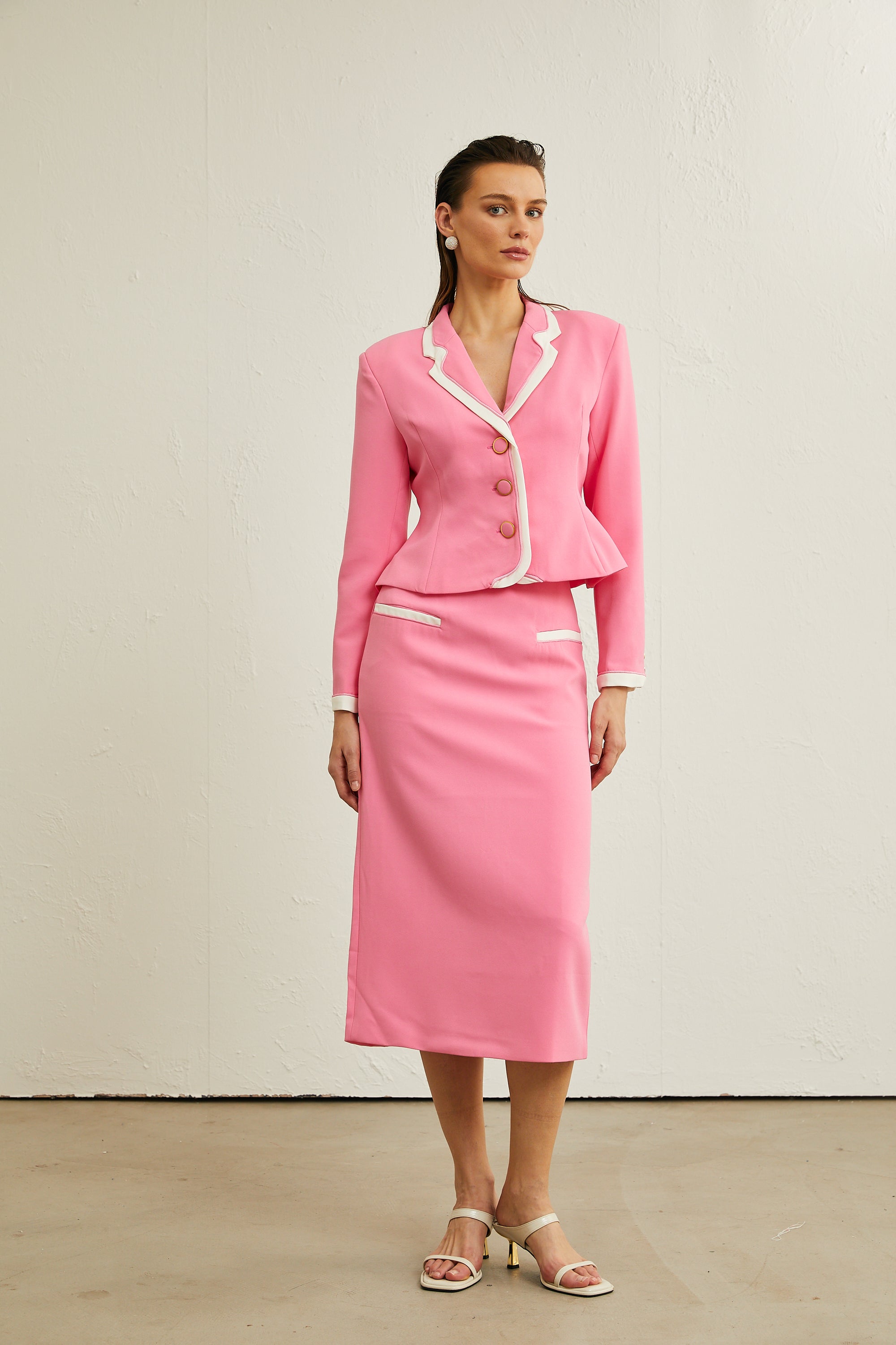 Léonor pink color-blocked jacket & skirt matching set