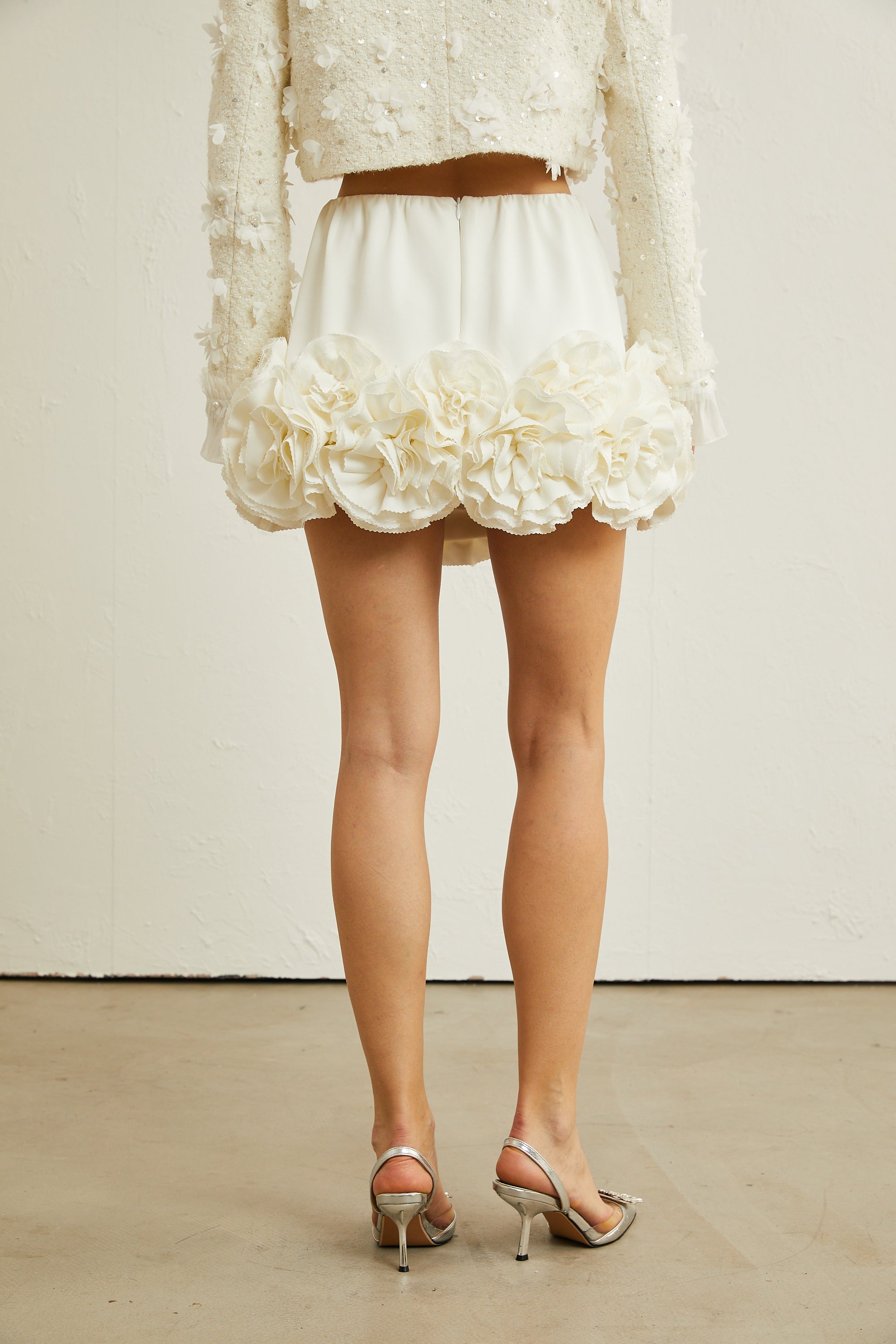 Wanda white 3d-petal bubble mini skirt