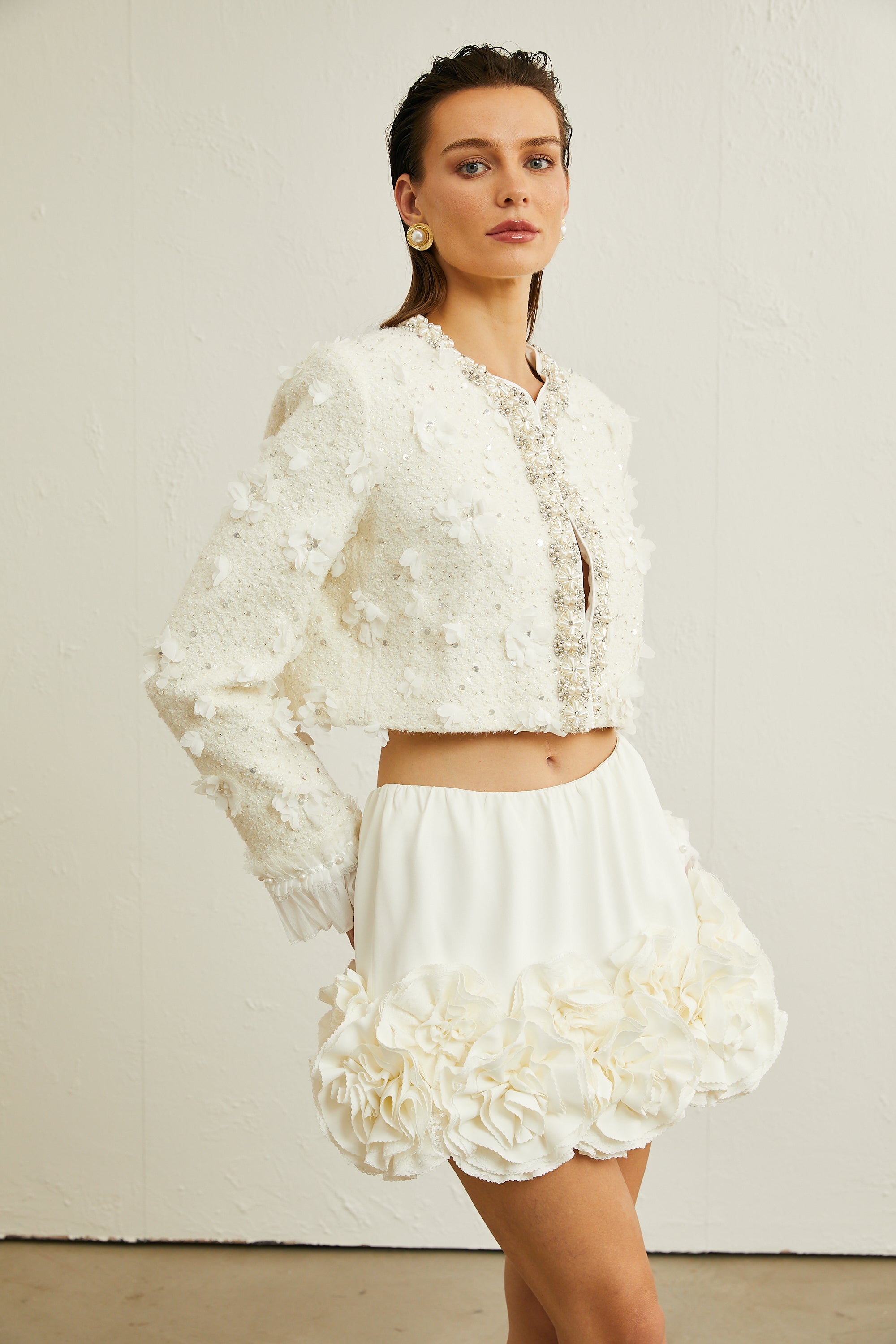 Wanda white 3d-petal bubble mini skirt