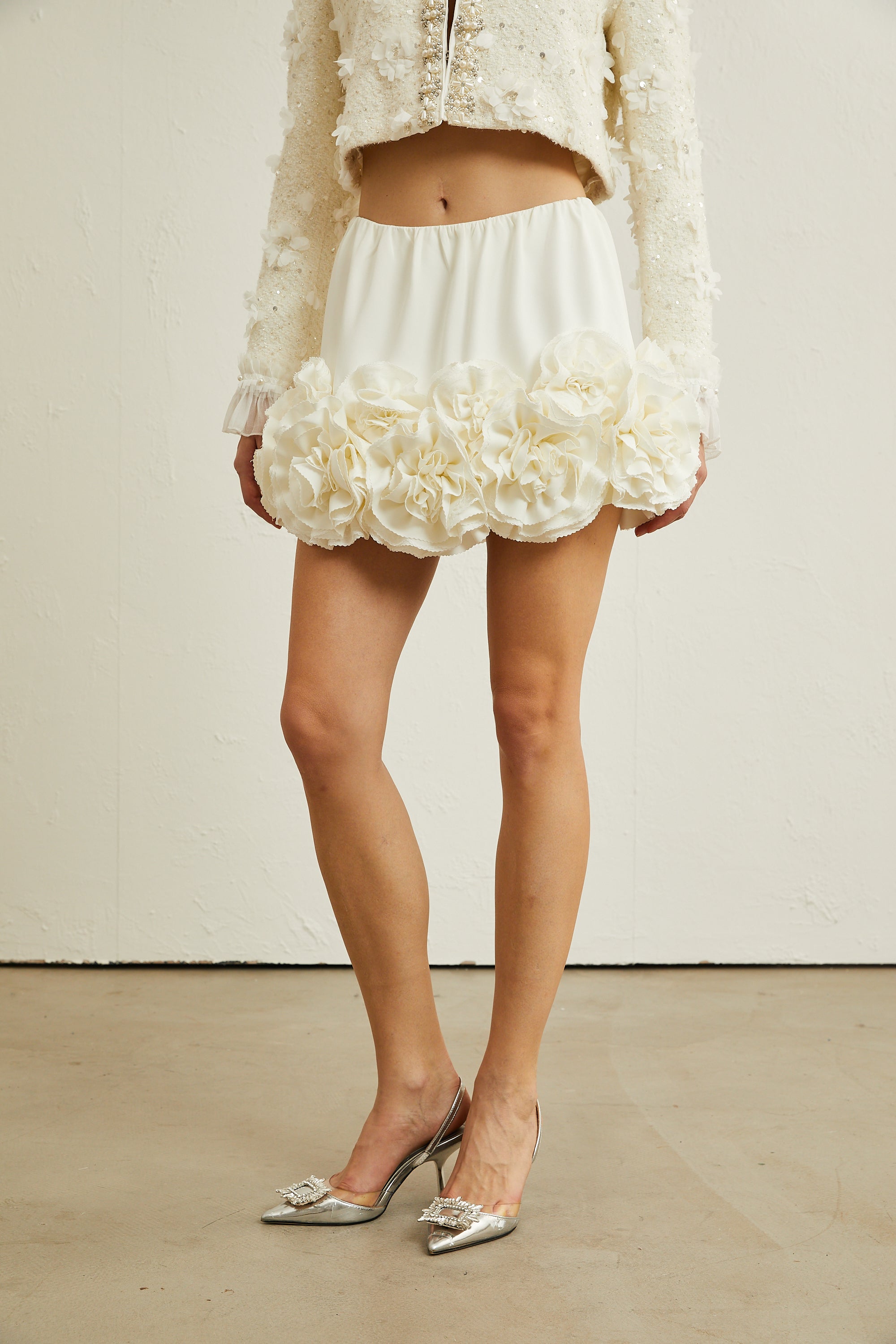 Wanda white 3d-petal bubble mini skirt