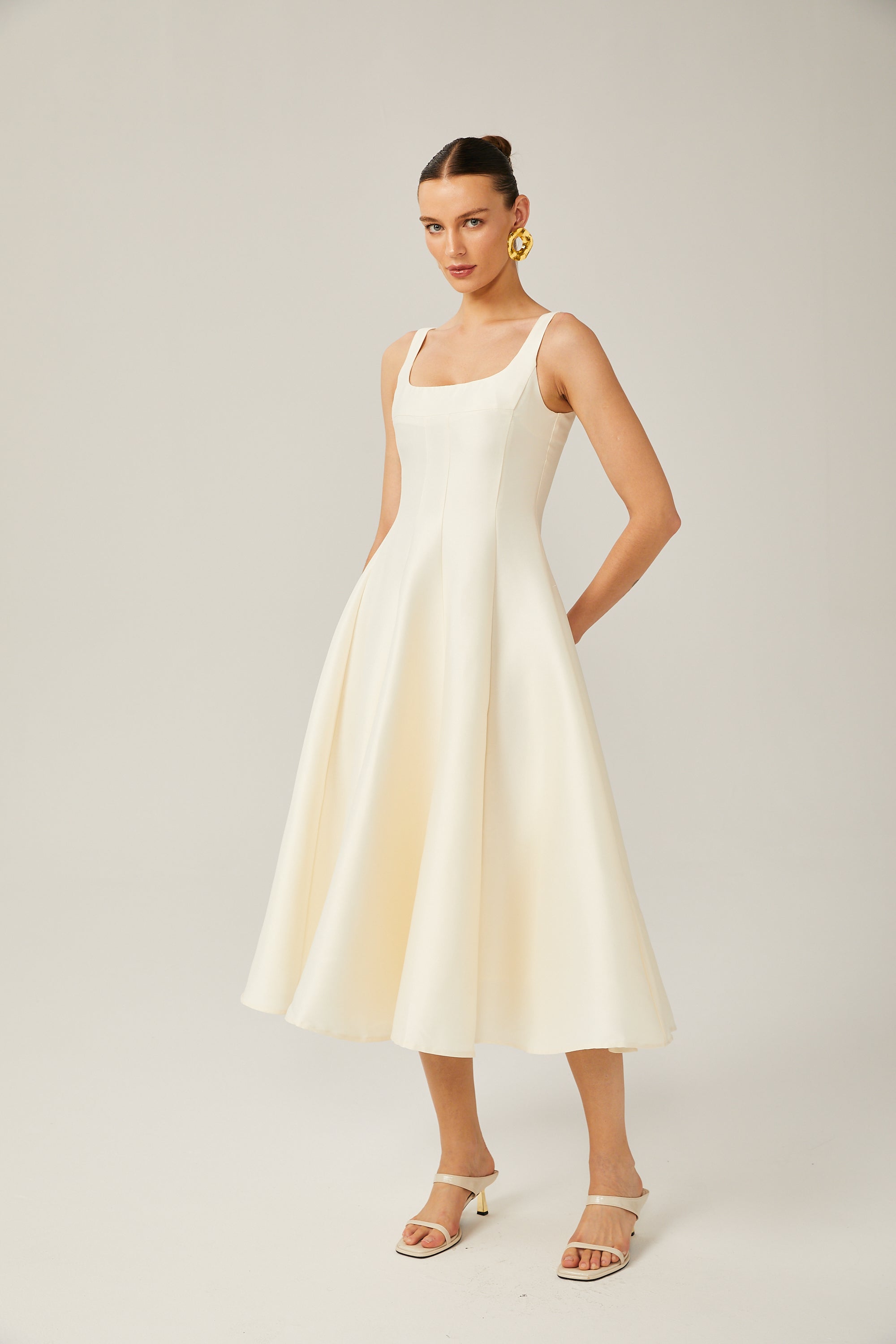 Léonor satin fitted flared midi dress