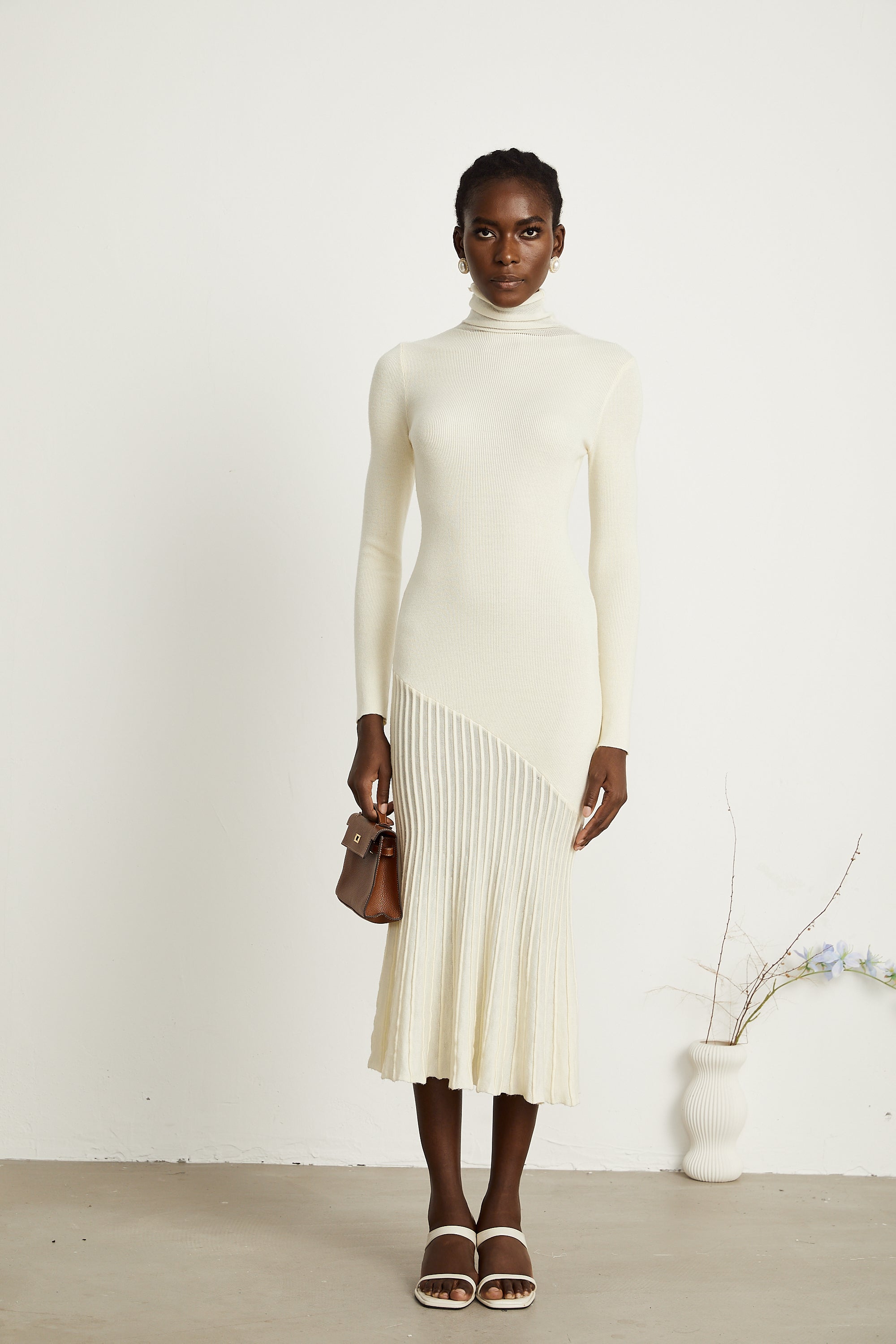 Émeline white knitted pleated midi dress