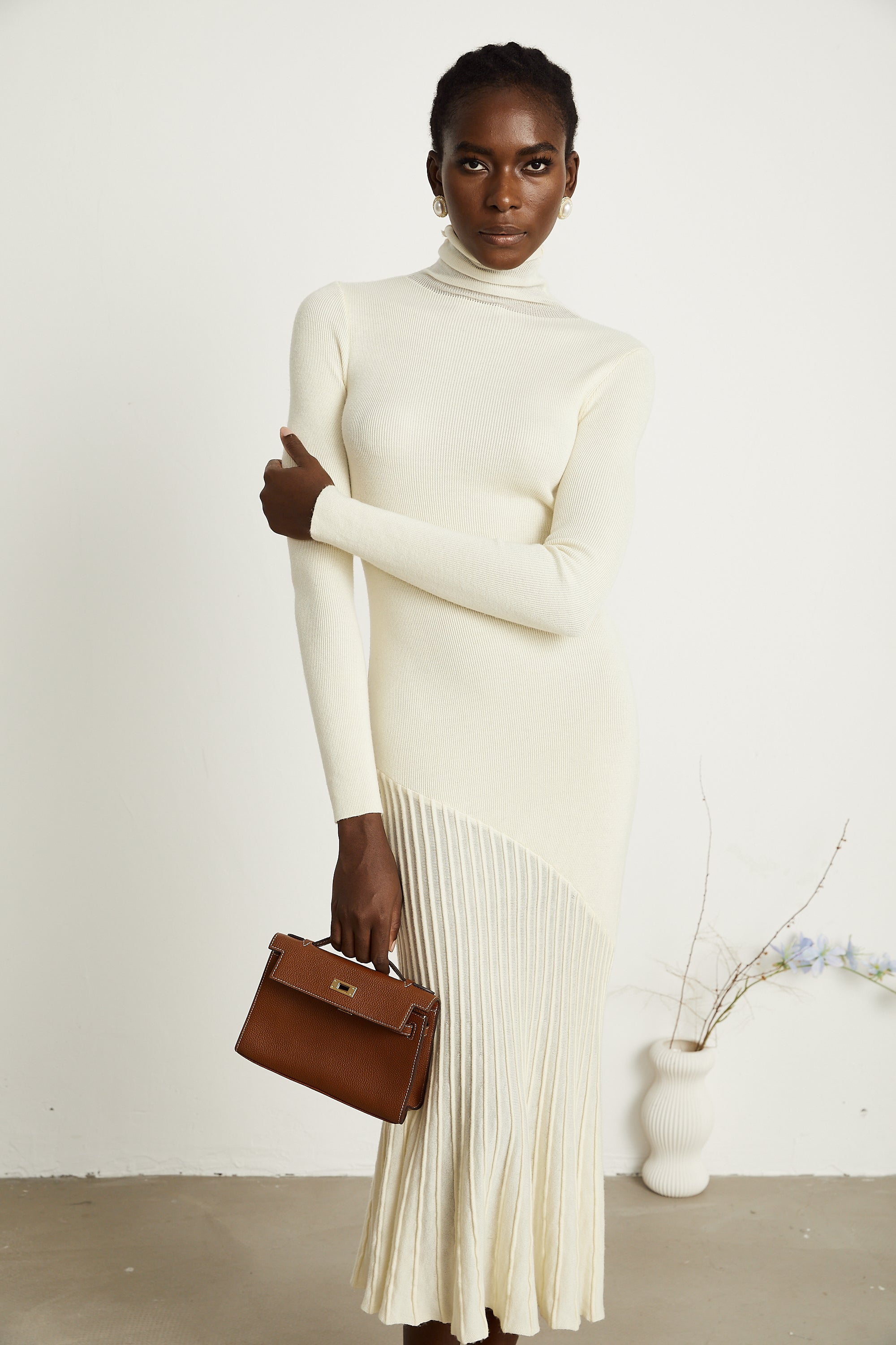 Émeline white knitted pleated midi dress