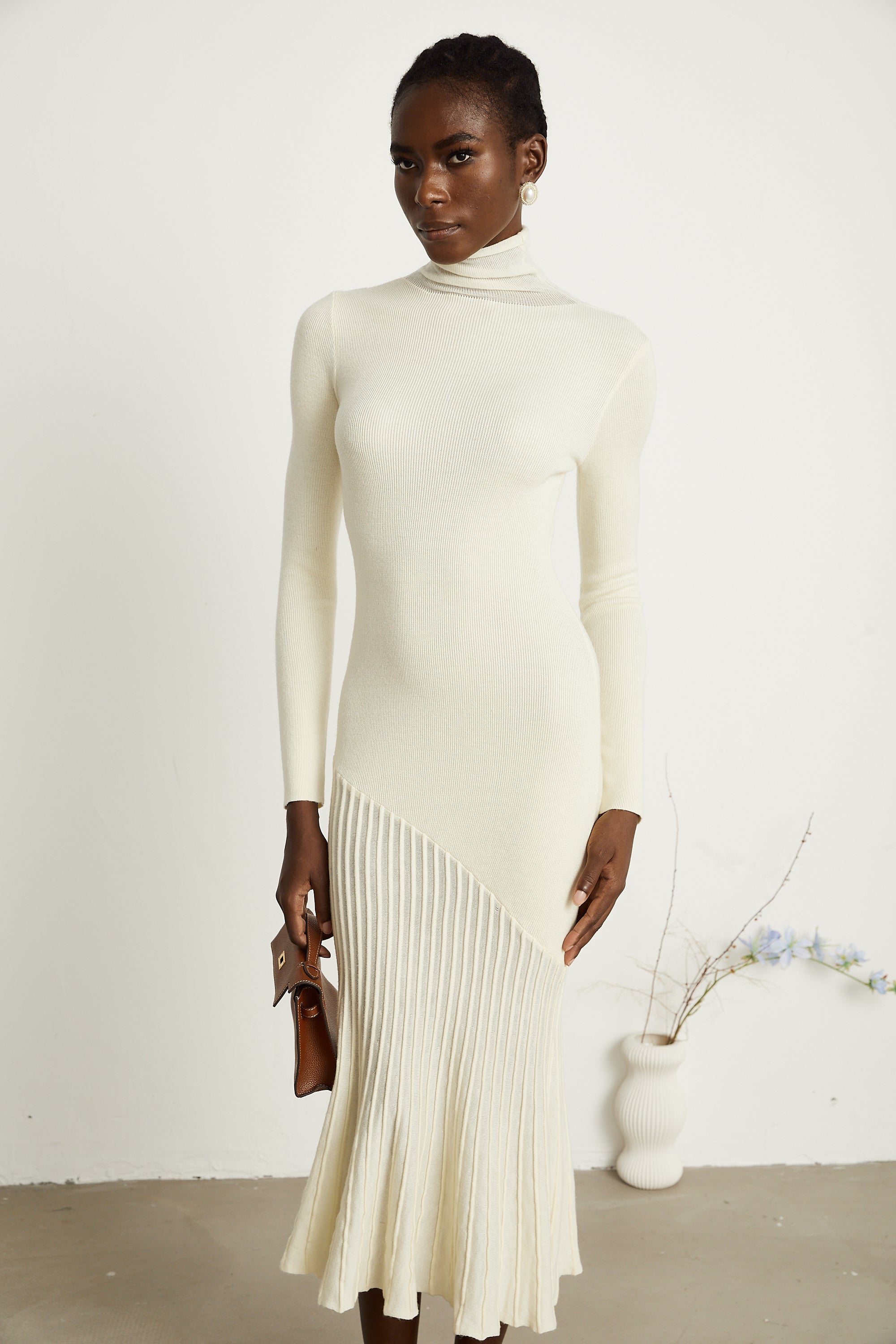 Émeline white knitted pleated midi dress