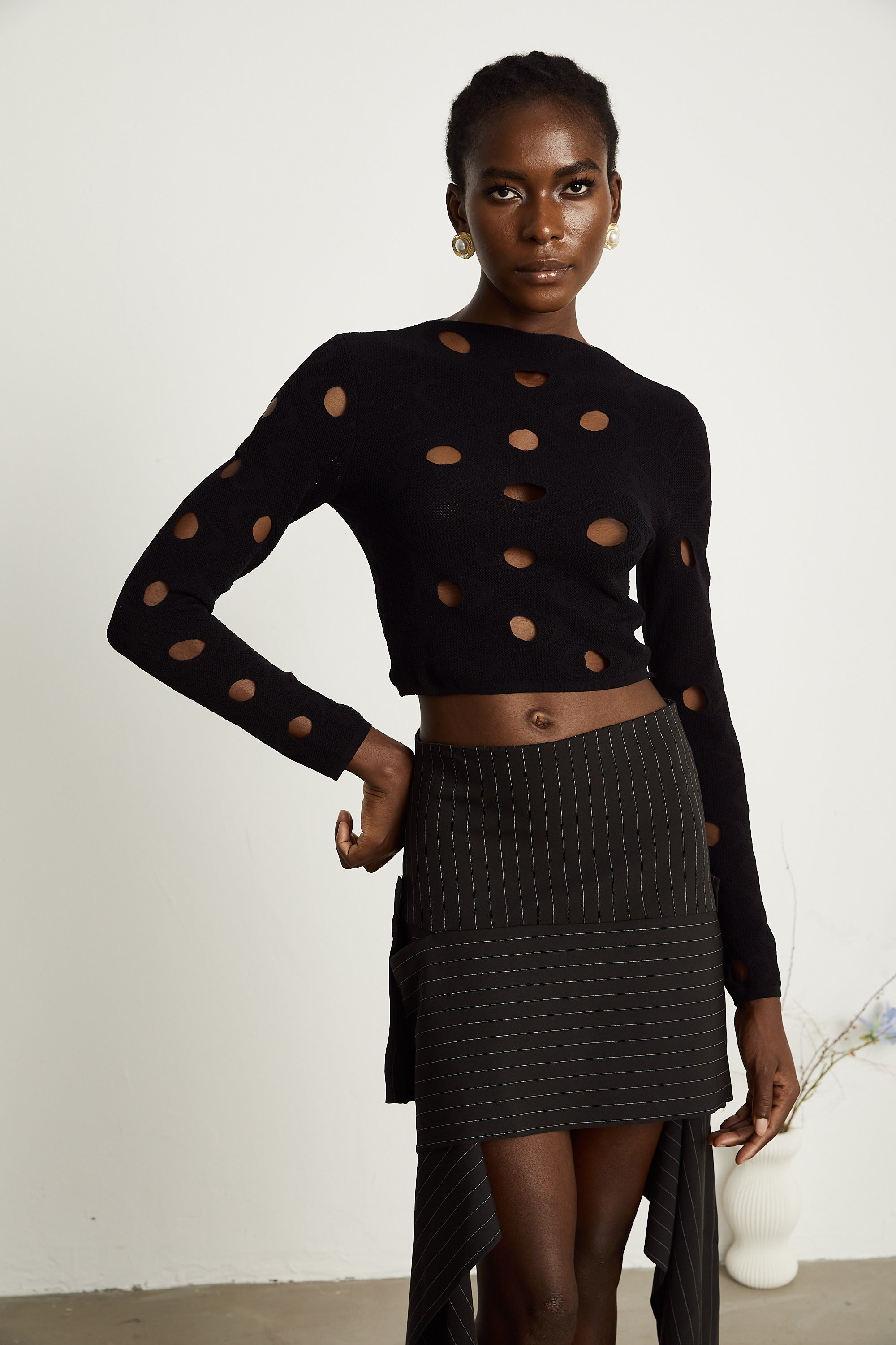 Émeline black cut-out cropped top