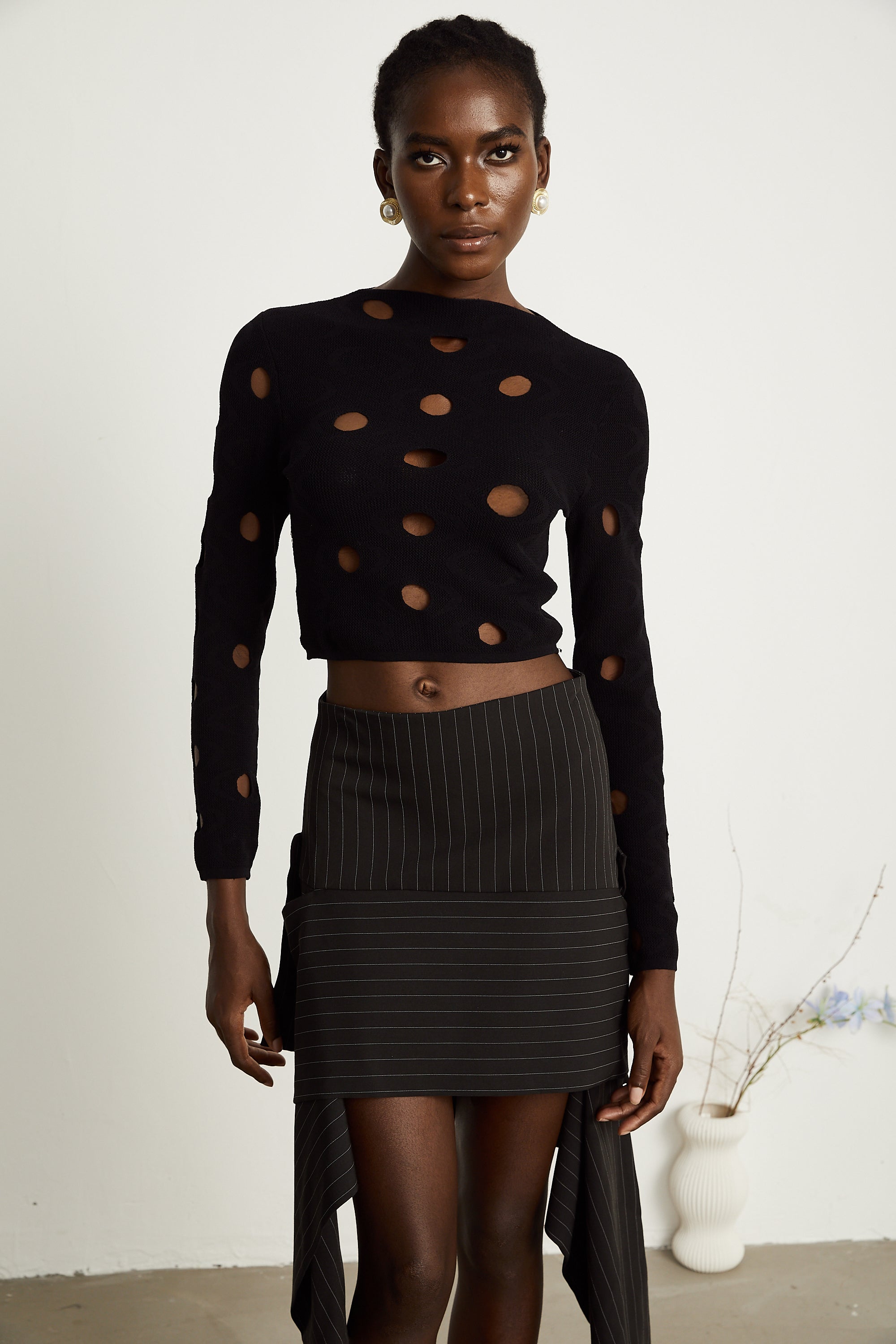 Émeline black cut-out cropped top