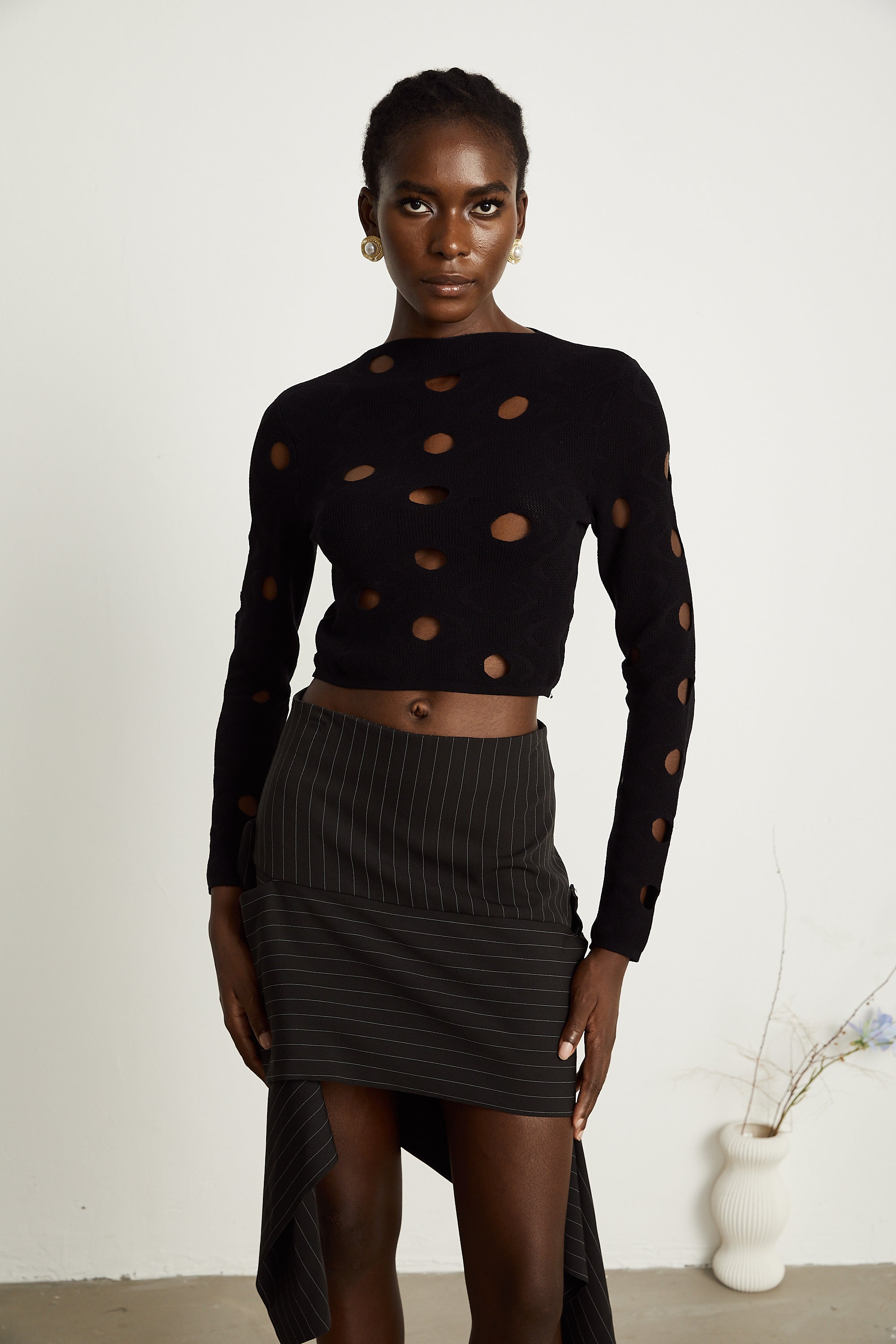 Émeline black cut-out cropped top