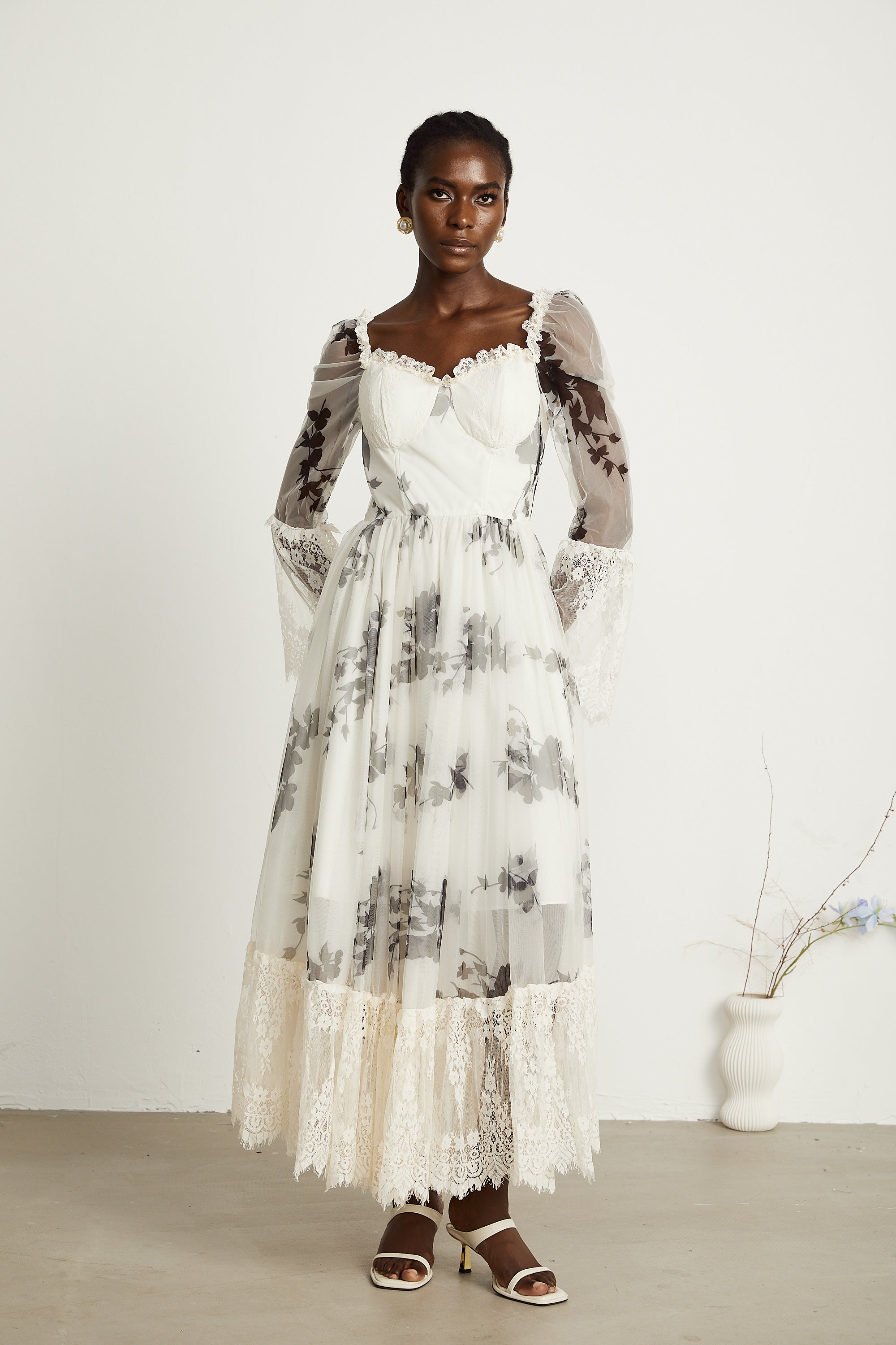 Théa bell-sleeve floral lace-panelled maxi dress