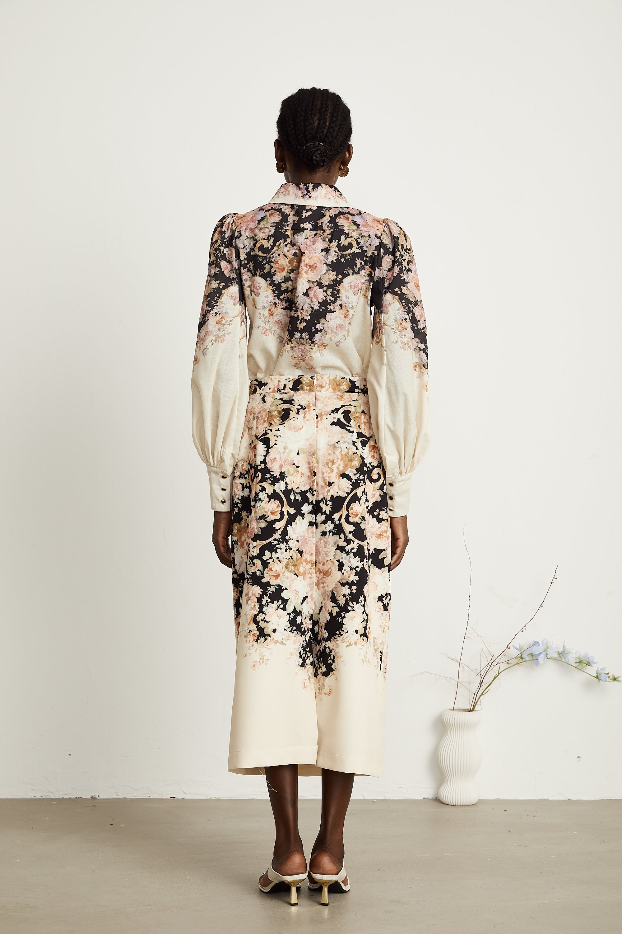 Cécile neutrals flower-motif shirt & skirt matching set