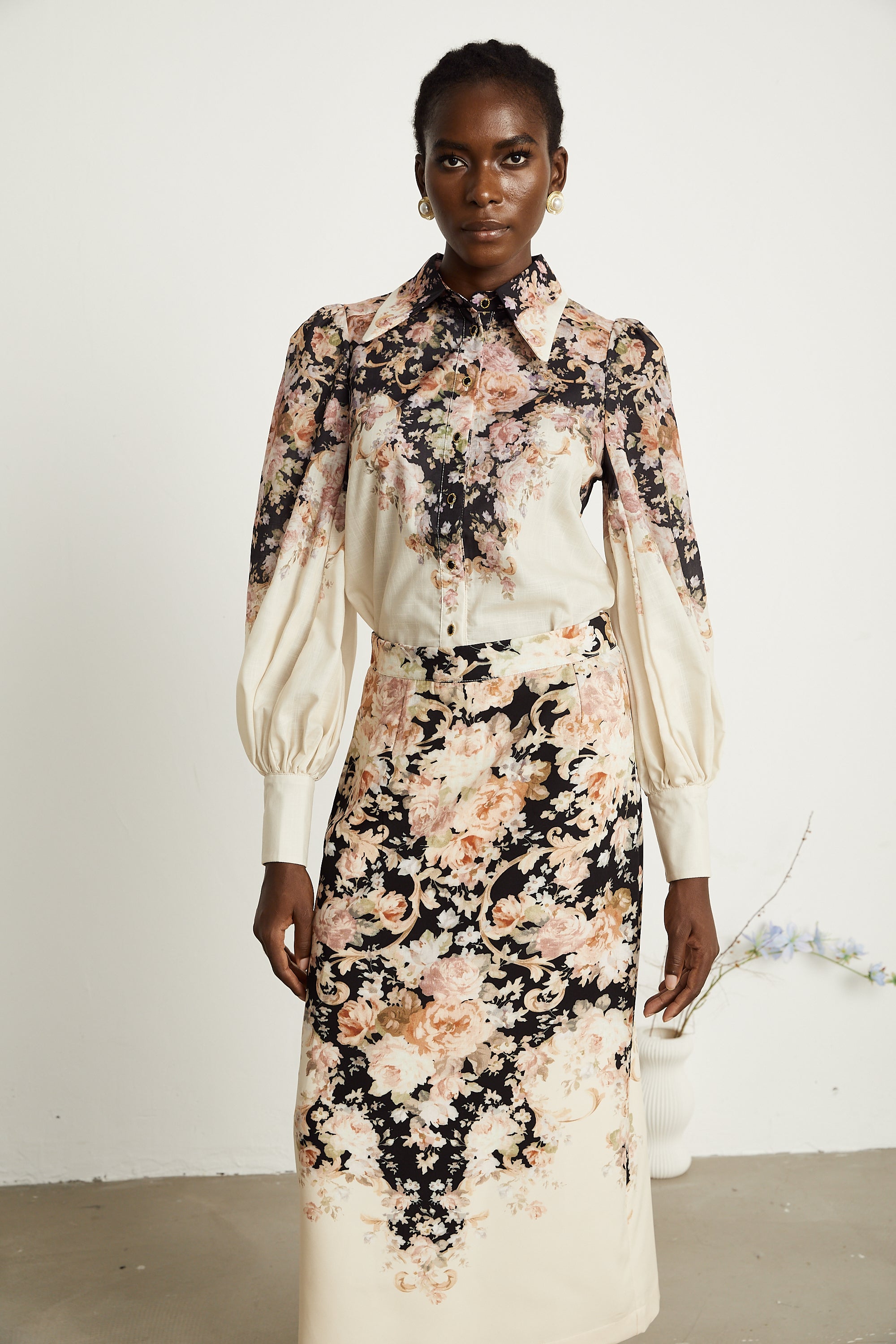 Cécile neutrals flower-motif shirt & skirt matching set