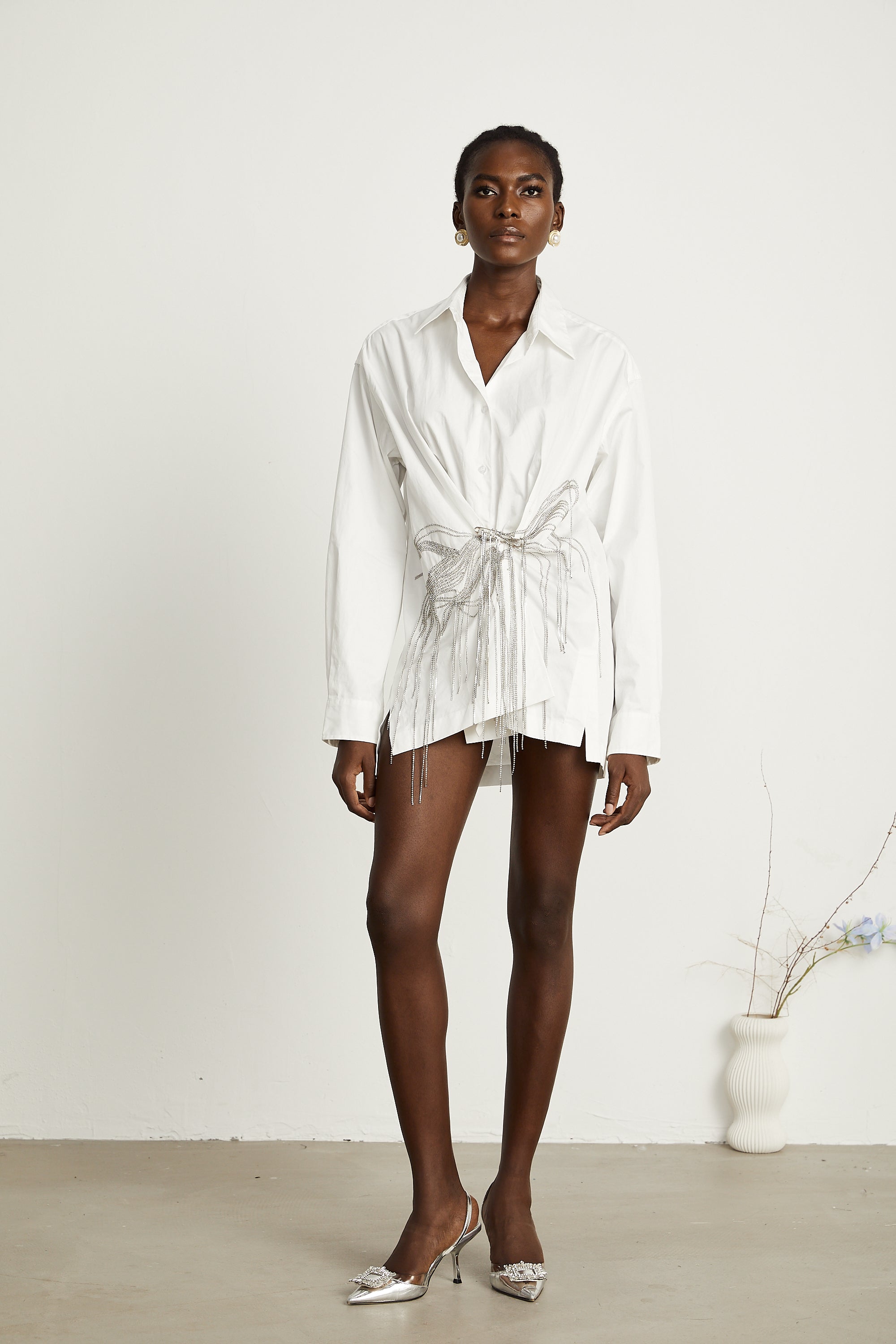 Victoire white crystal tassel-design gathered shirt dress