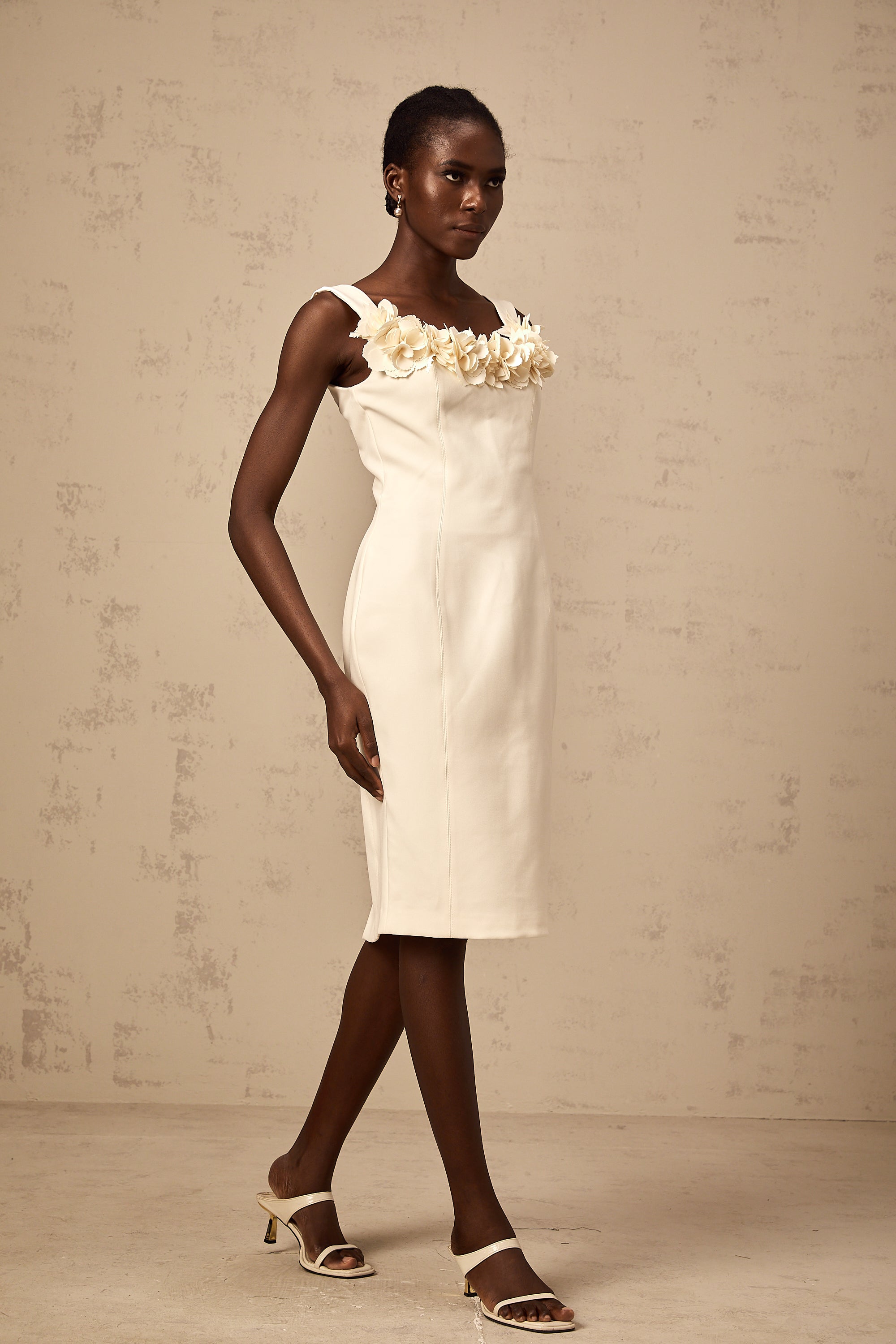 Vérane white 3d-petal sleeveless midi dress