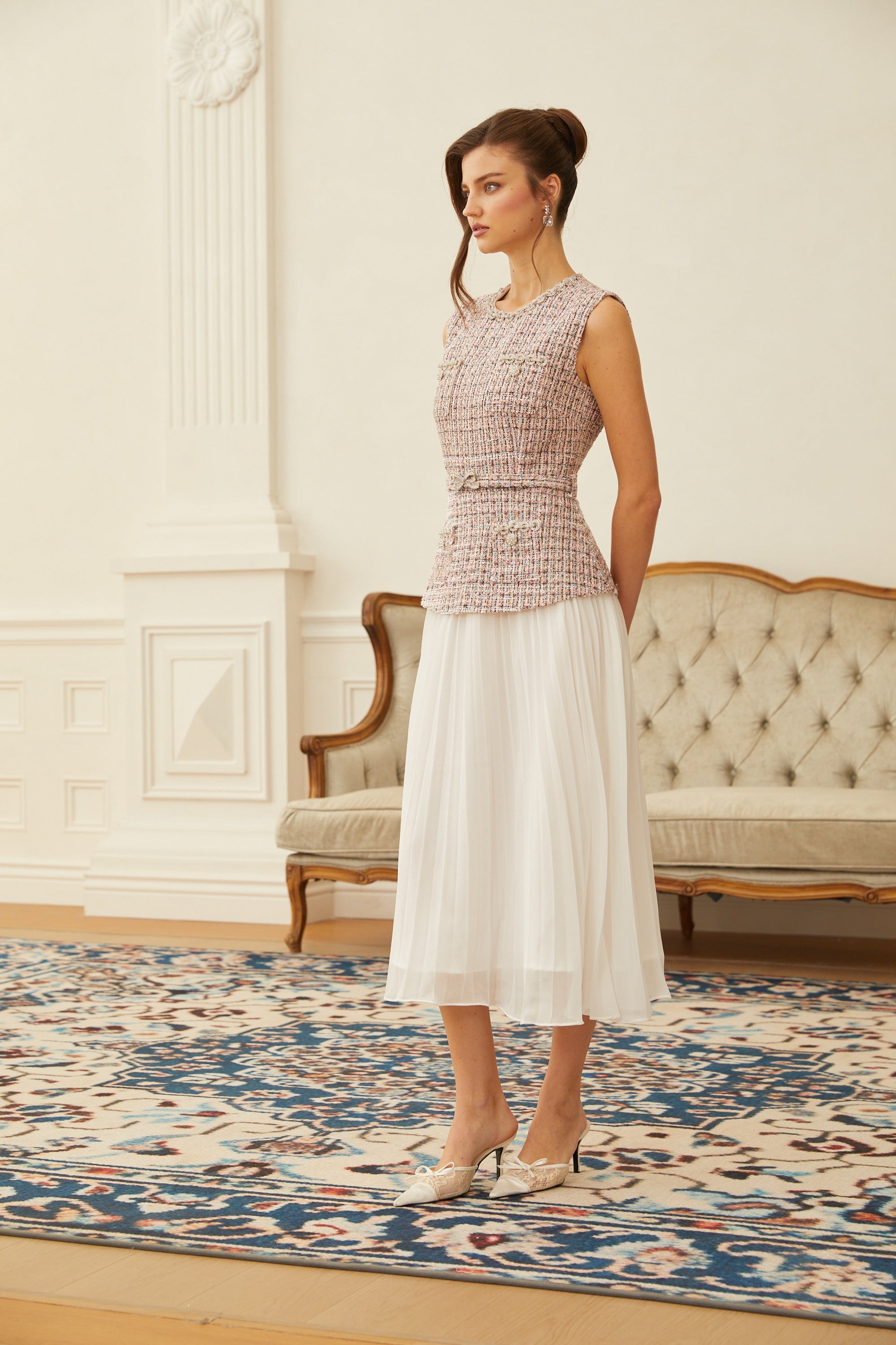 فستان ميدي من تويد مزين بتفاصيل وردية من لولا