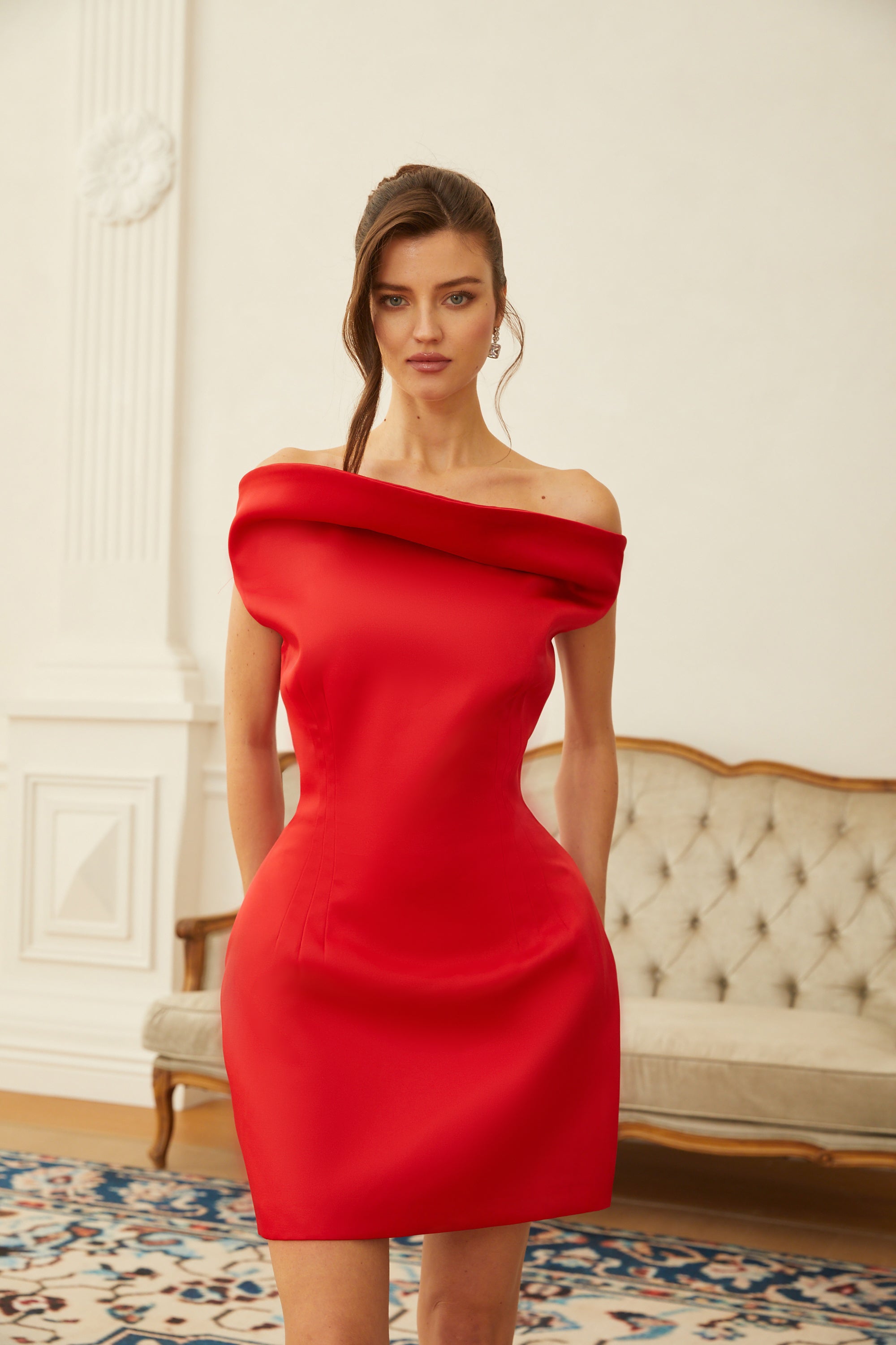 Hedda – Strukturiertes Minikleid mit One-Shoulder-Träger