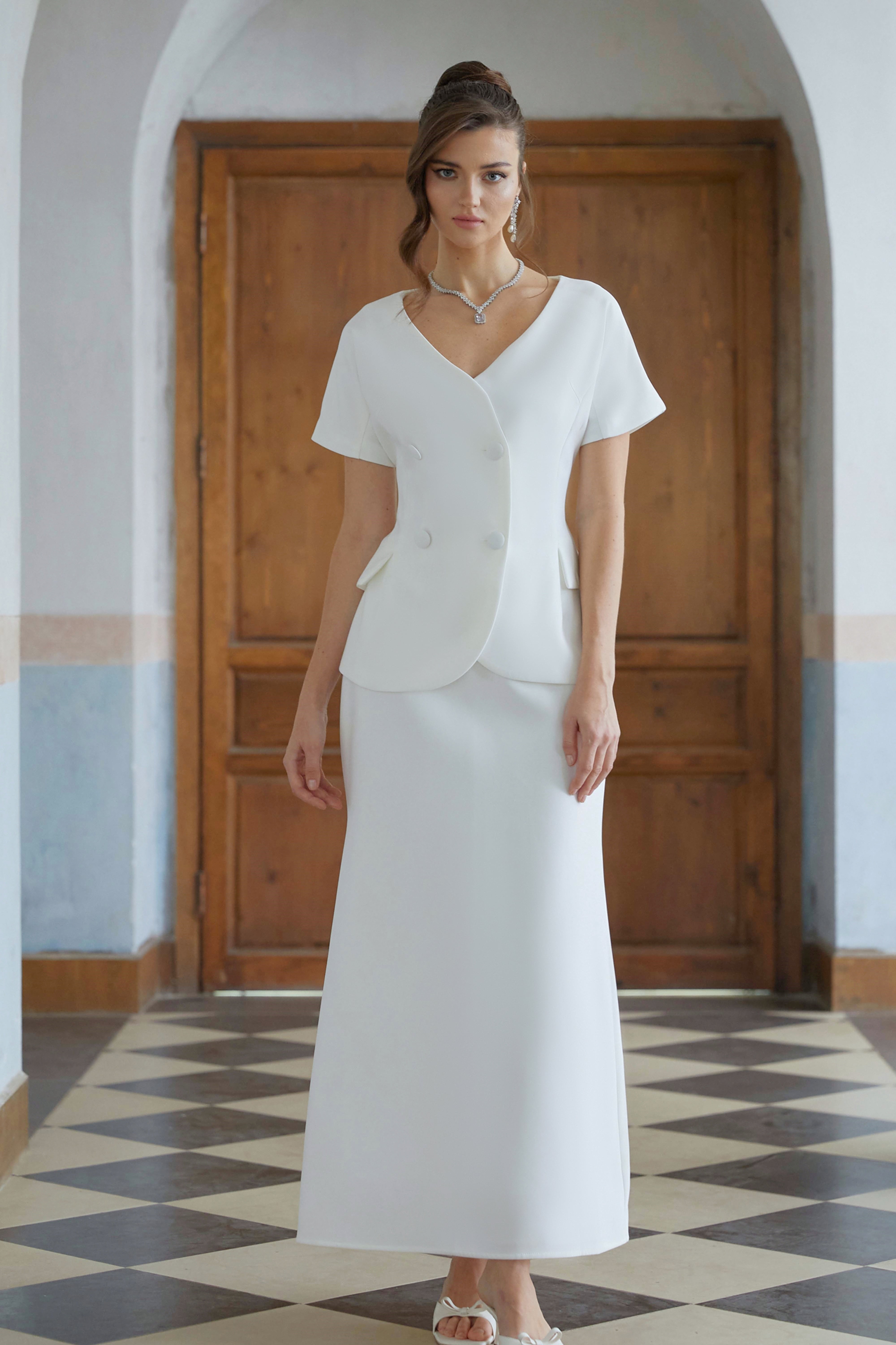 Halsey Weißes Set aus zweireihigem Oberteil und ausgestelltem Rock