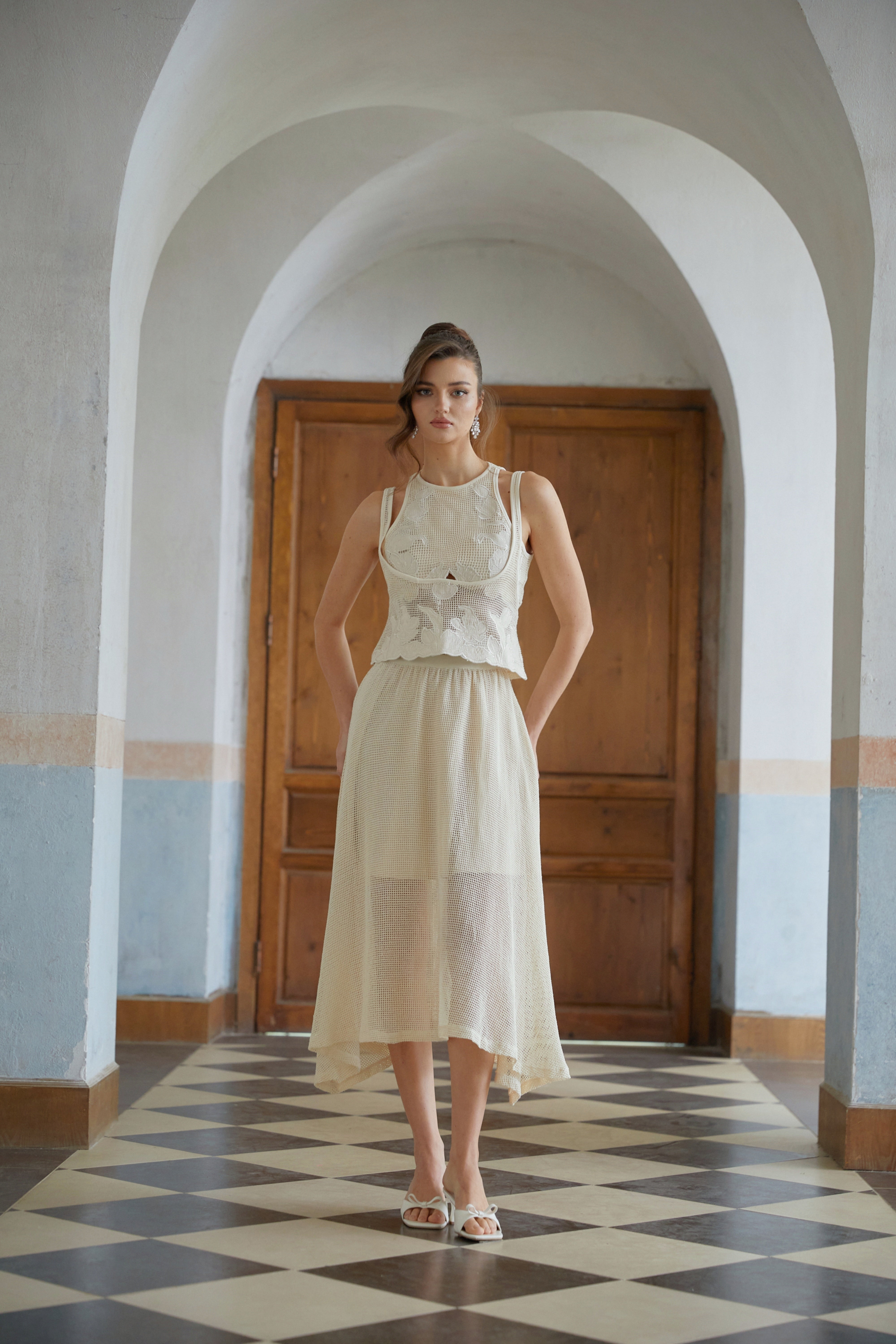 طقم آوفي المكون من ثلاث قطع، بتصميم زهور كروشيه محايد الألوان