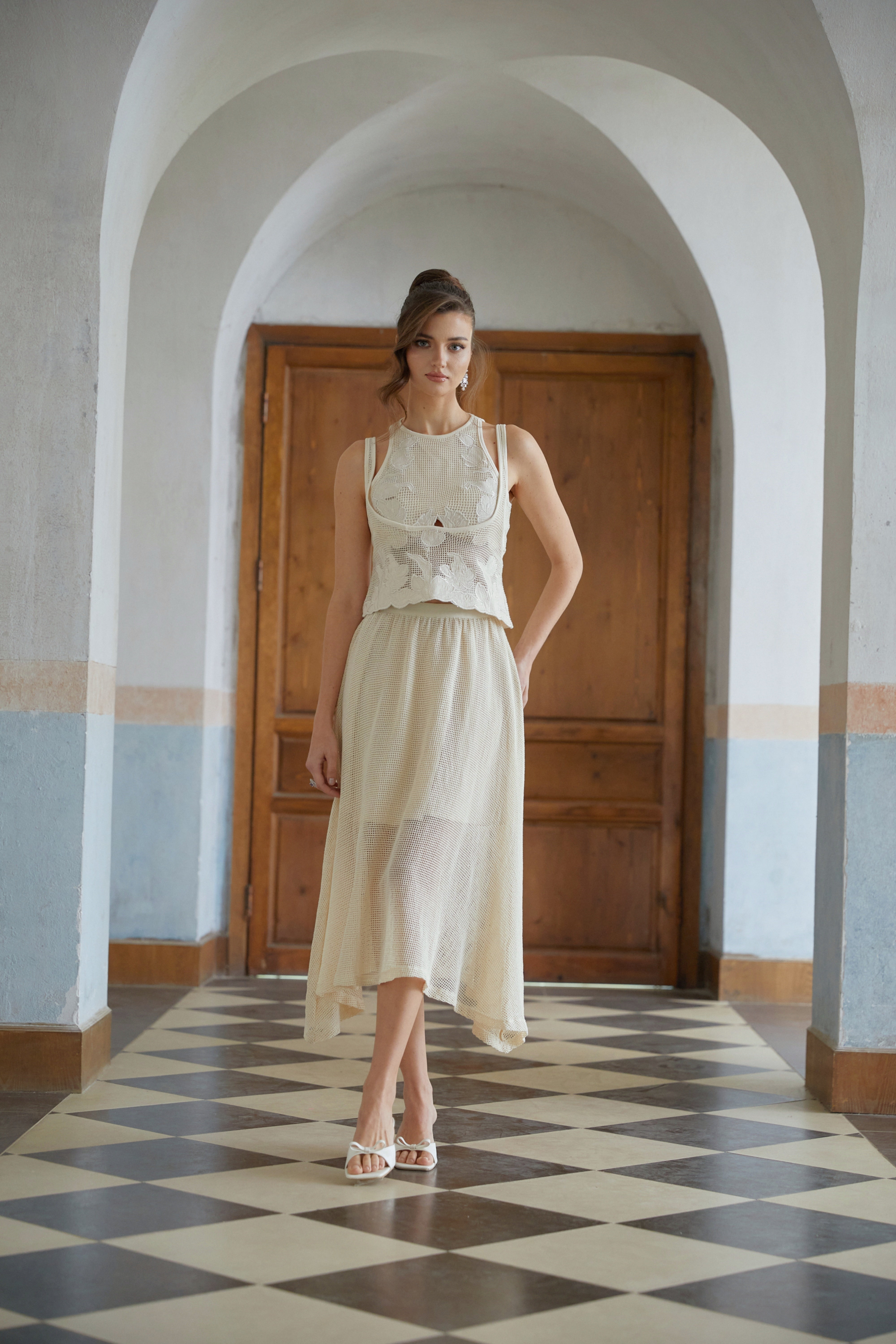 طقم آوفي المكون من ثلاث قطع، بتصميم زهور كروشيه محايد الألوان