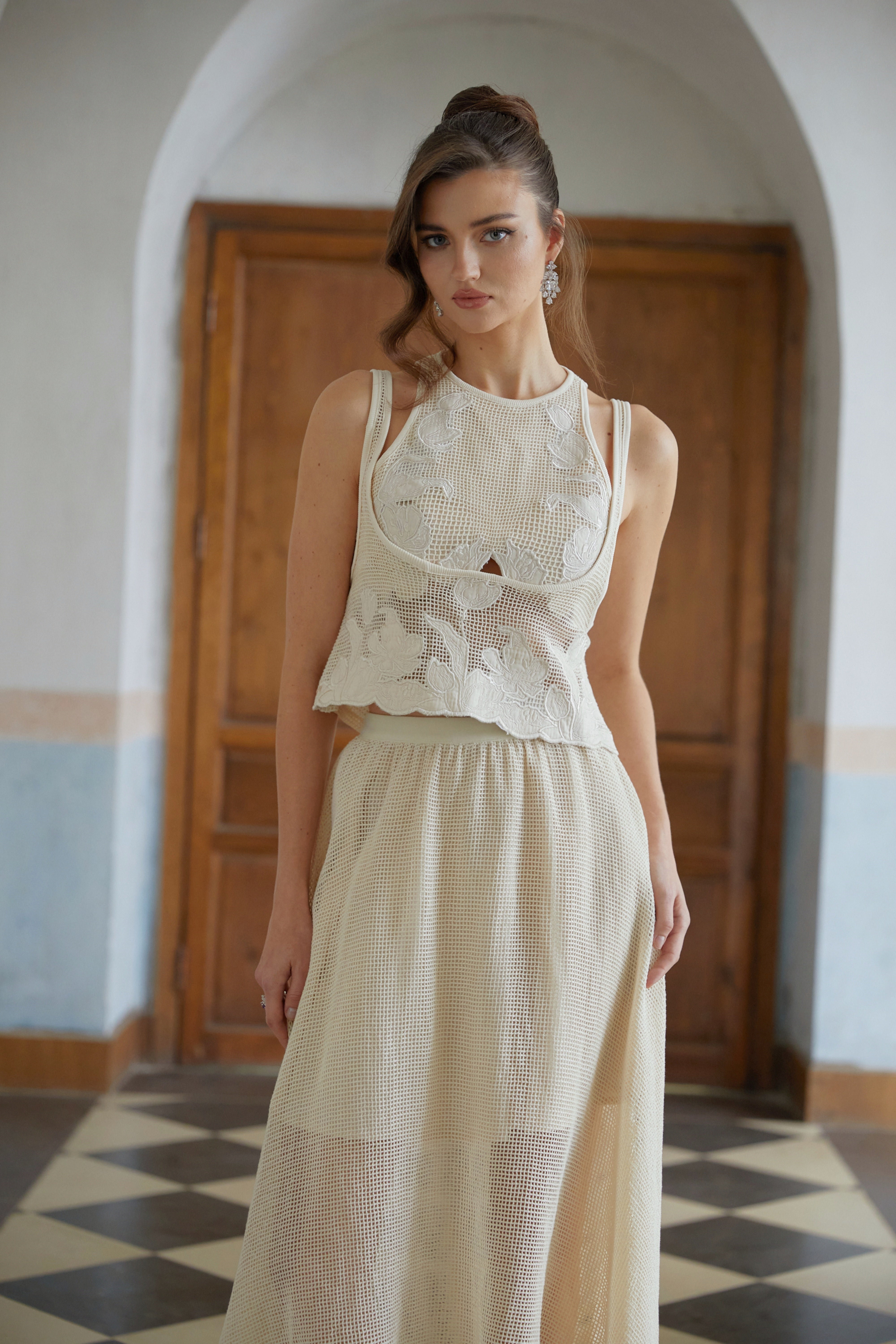 طقم آوفي المكون من ثلاث قطع، بتصميم زهور كروشيه محايد الألوان