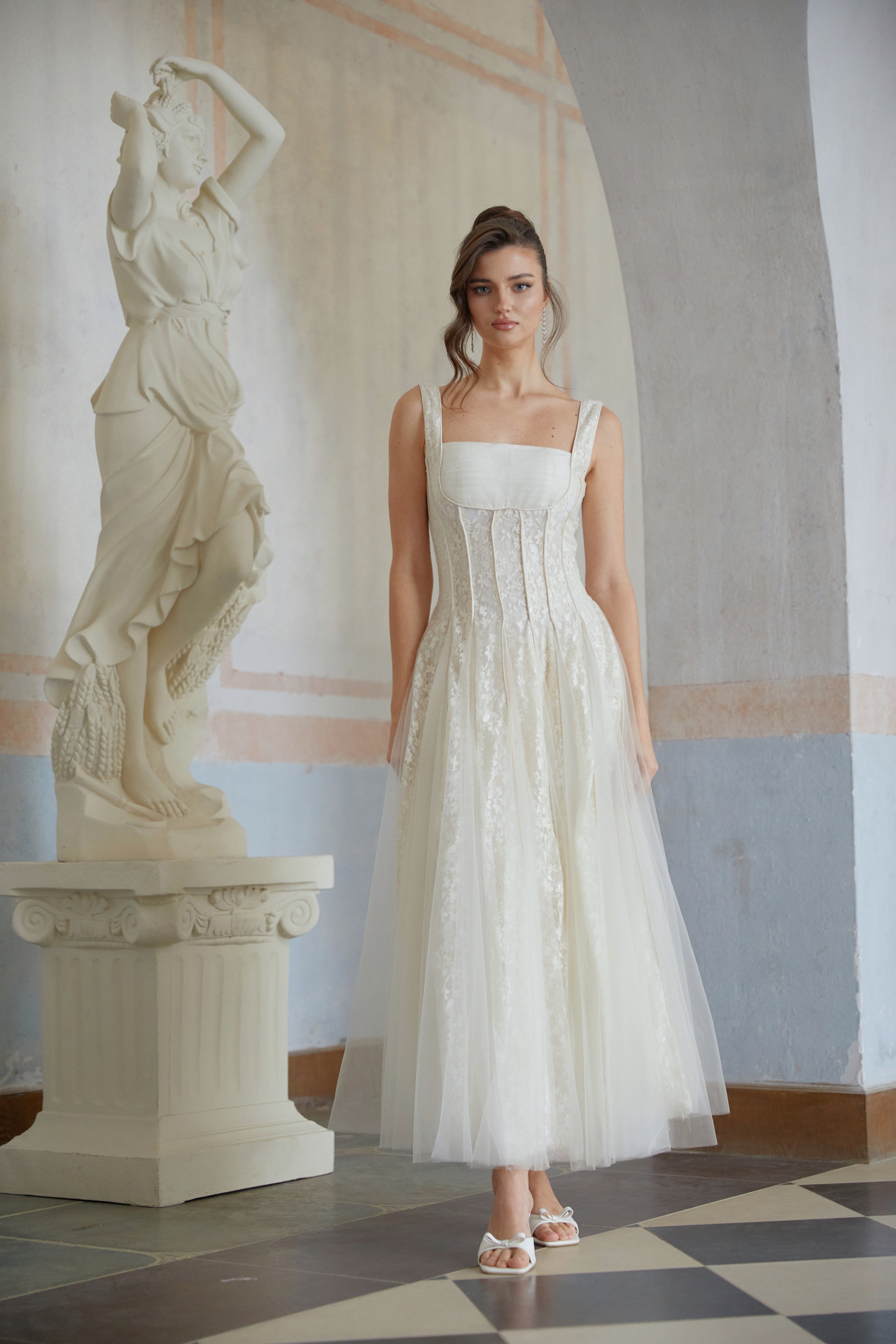 Fiadh Maxikleid aus neutralem Tüll und Spitze