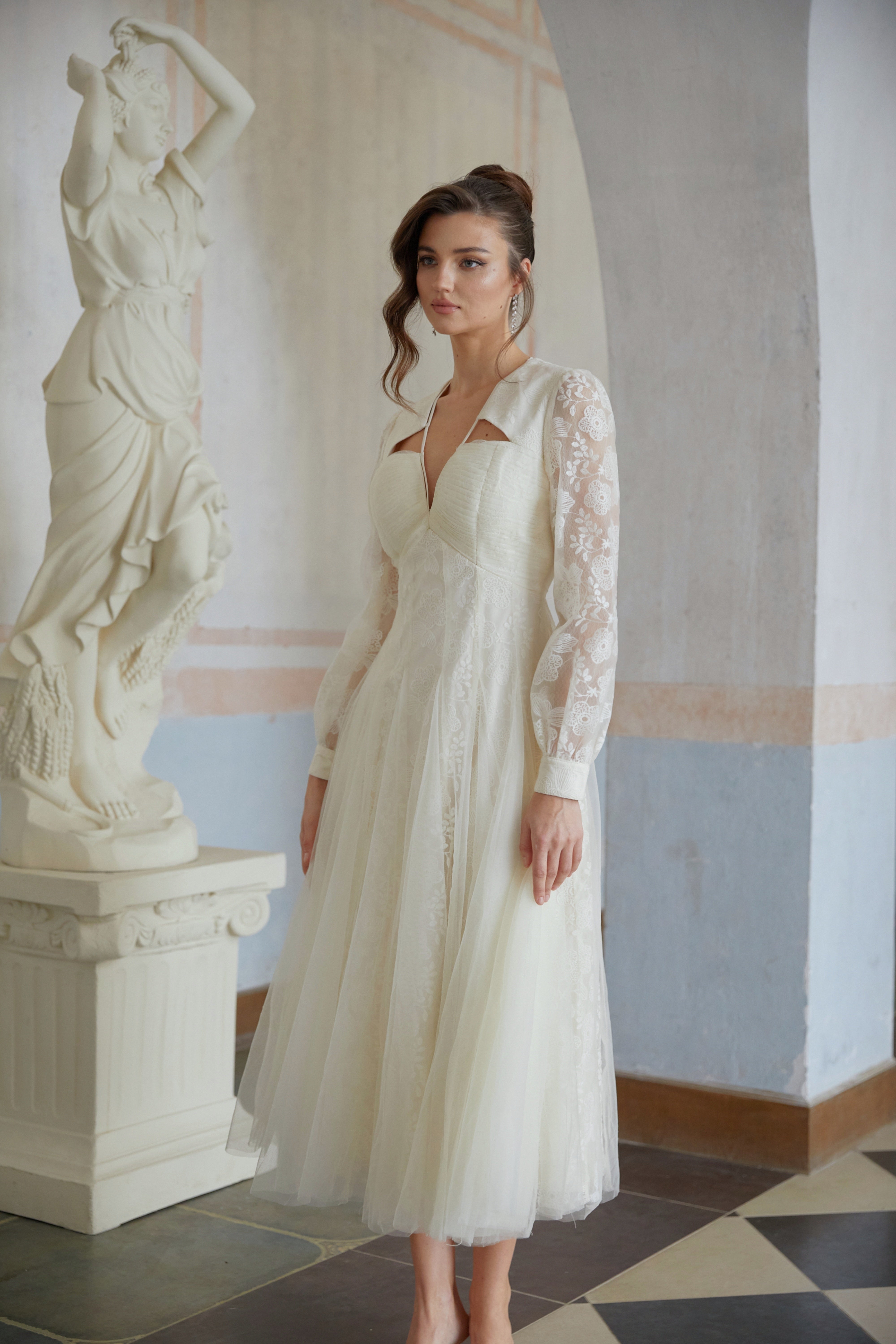 Esmé Weißes Midikleid aus floraler Spitze und Tüll