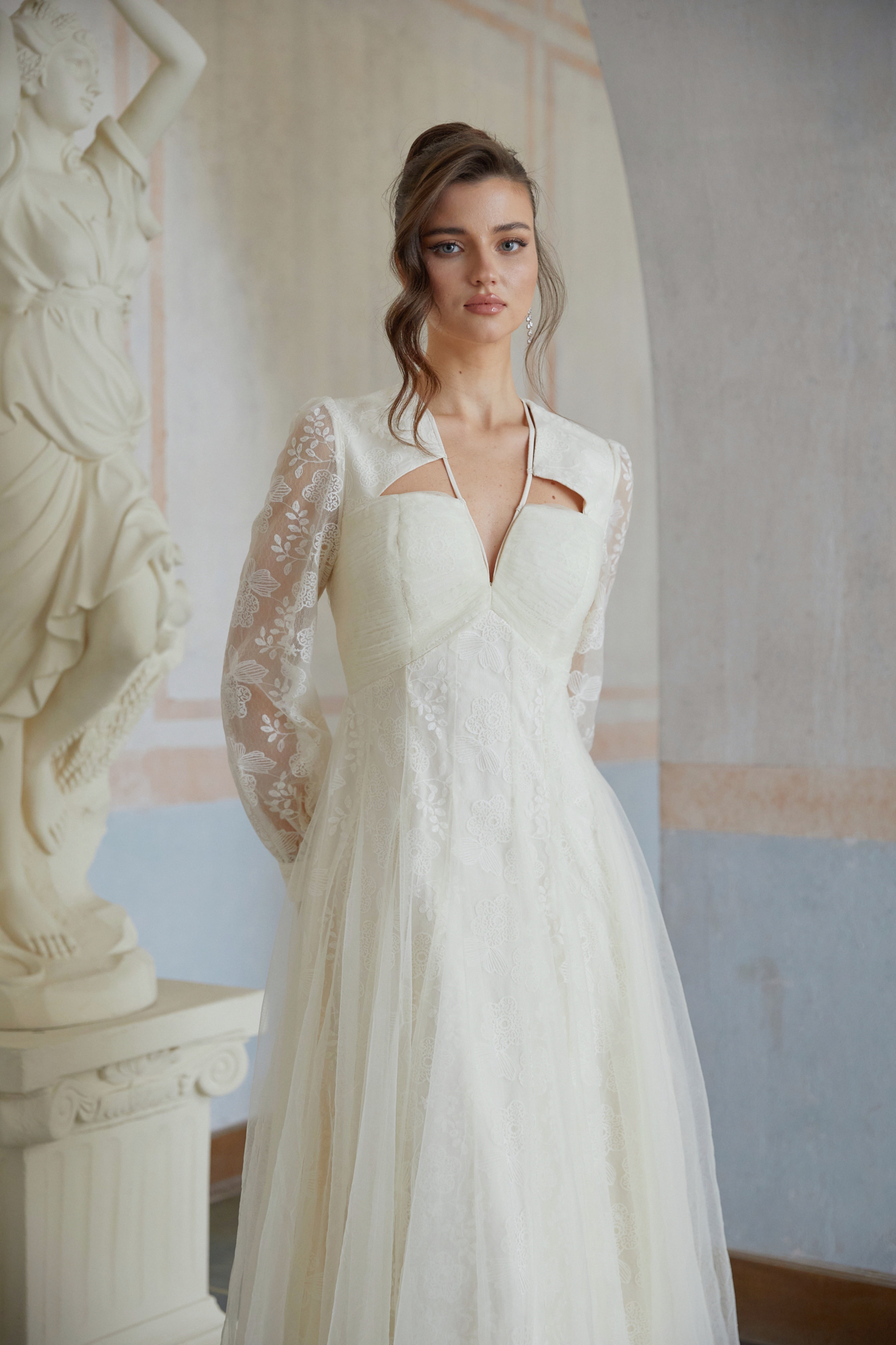 Esmé Weißes Midikleid aus floraler Spitze und Tüll