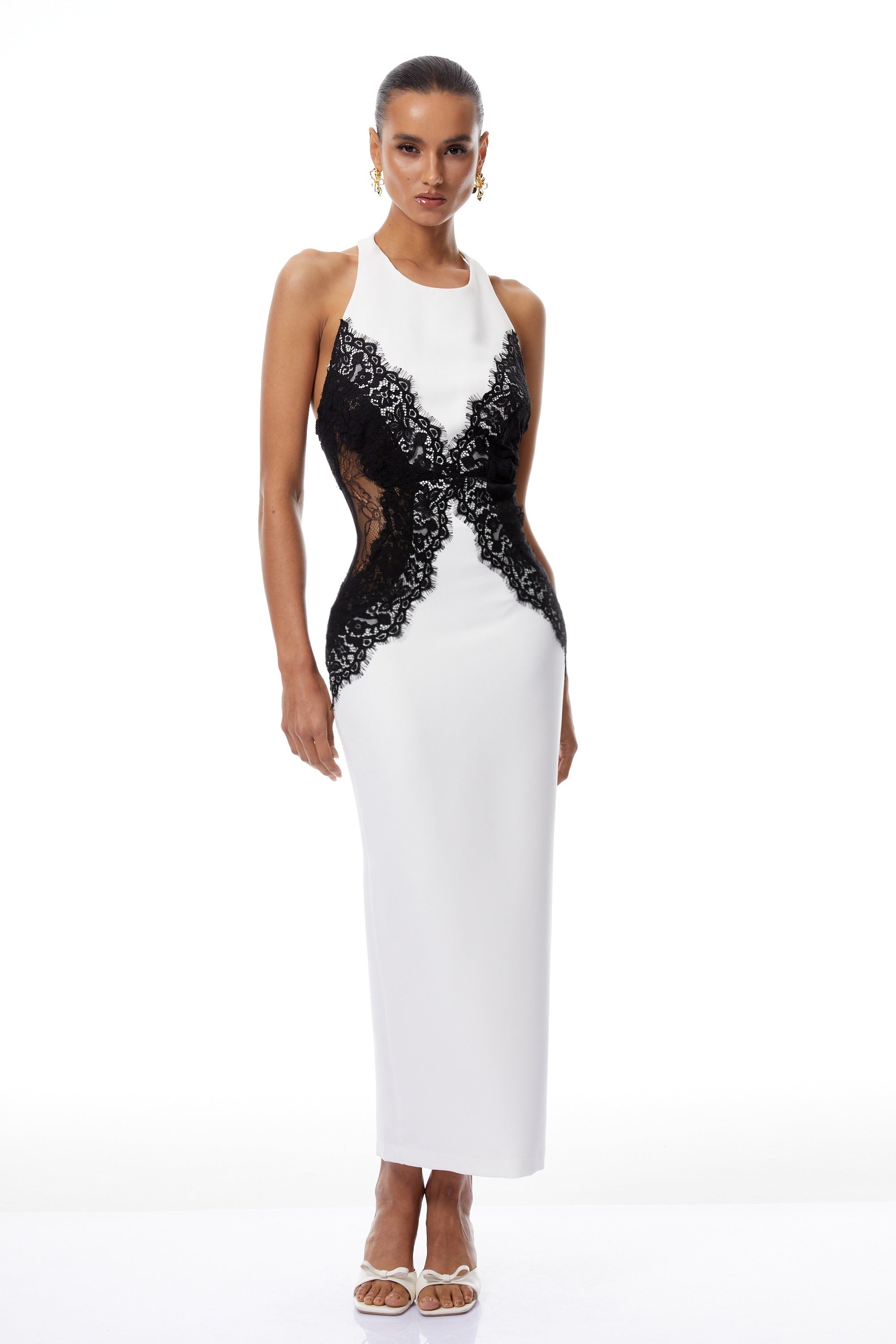 Ilaria Weißes Neckholder-Maxikleid mit Spitzeneinsatz