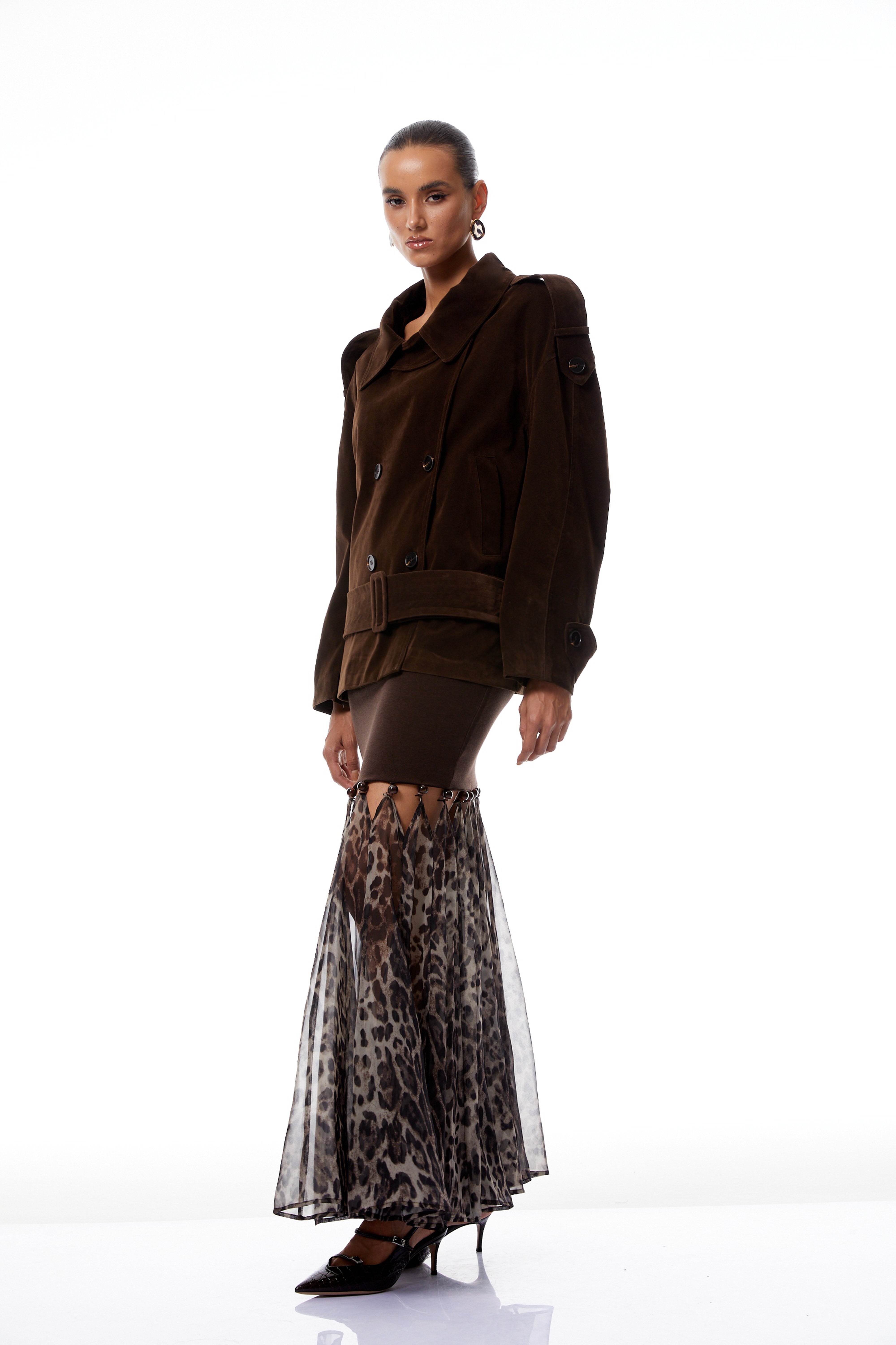 معطف ترينش من الجلد المدبوغ ذو صفين أزرار من فرانشيسكا براون