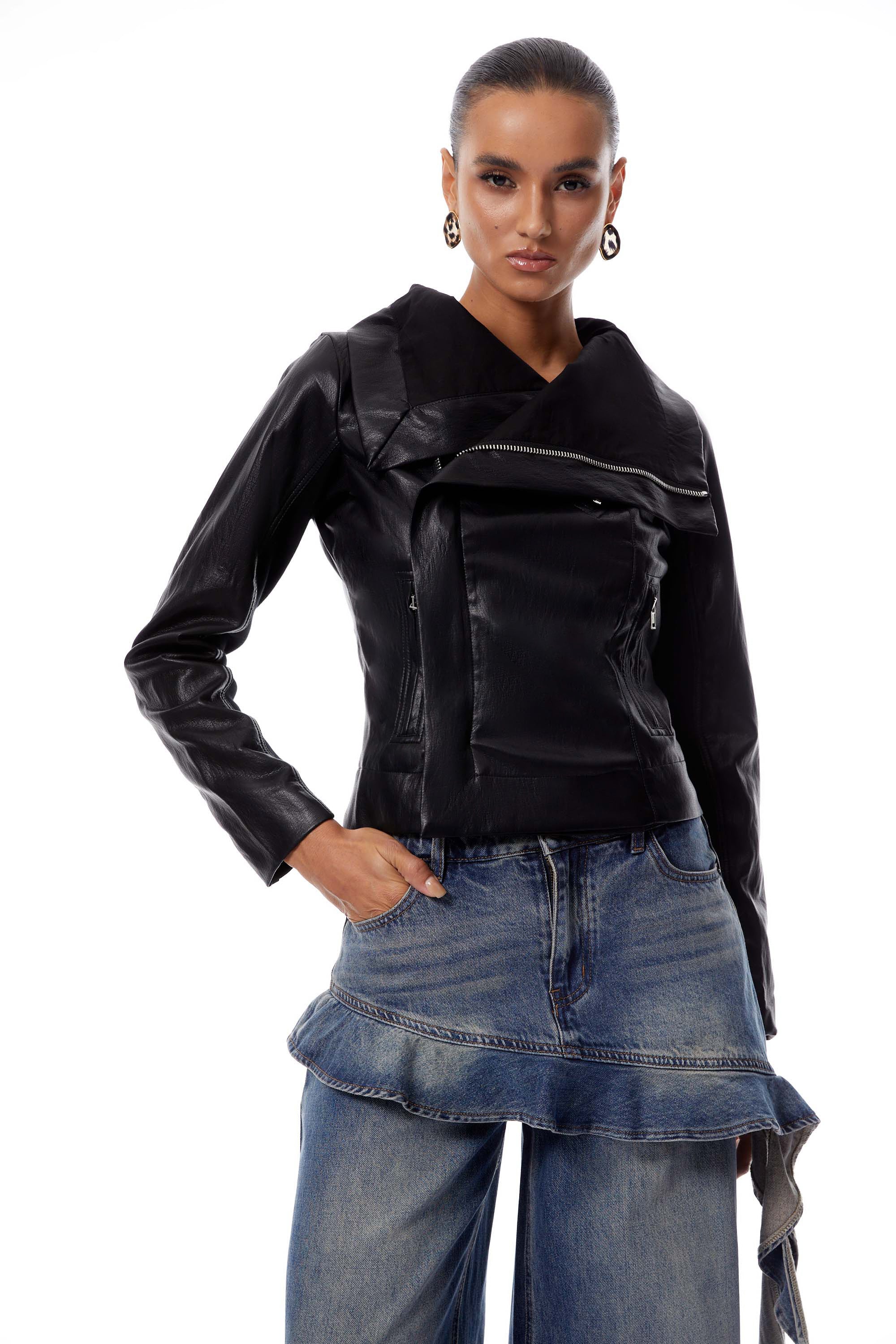 Elfriede Schwarze Bikerjacke aus Leder mit asymmetrischem Revers
