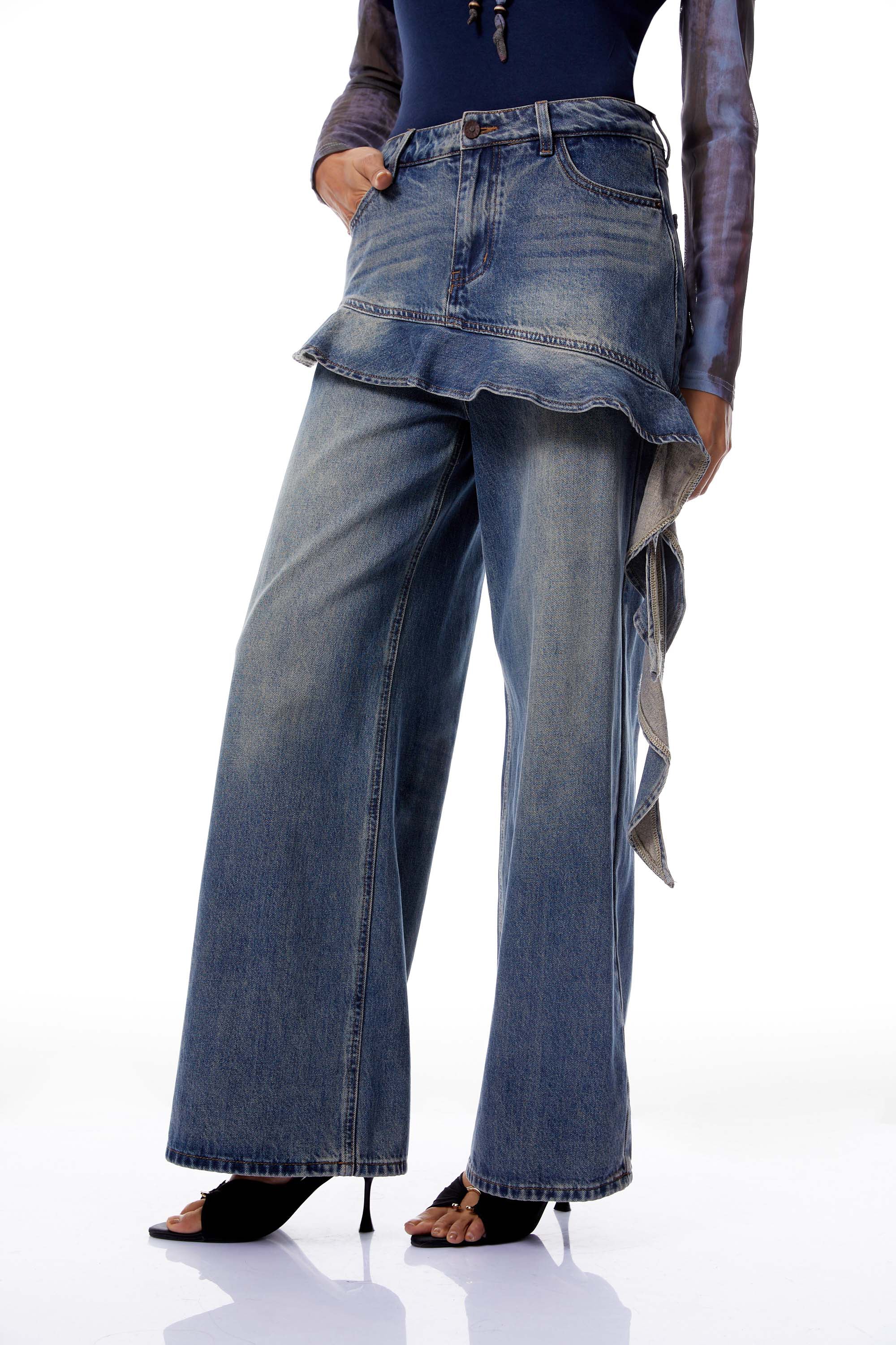 Zsófia بنطال جينز أزرق مزين بشريط مكشكش