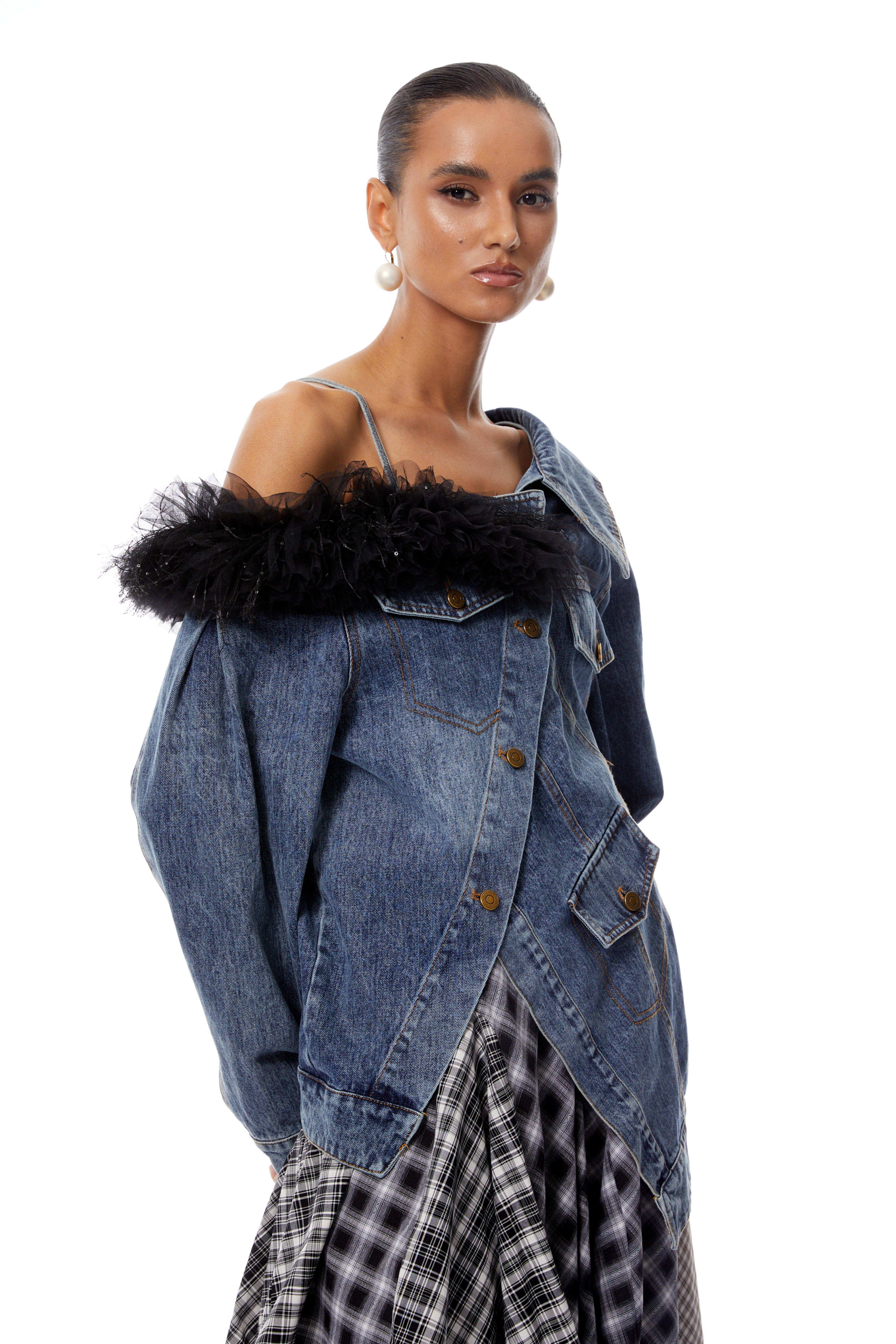 Candela Jeansjacke mit asymmetrischem Tülleinsatz in Blau