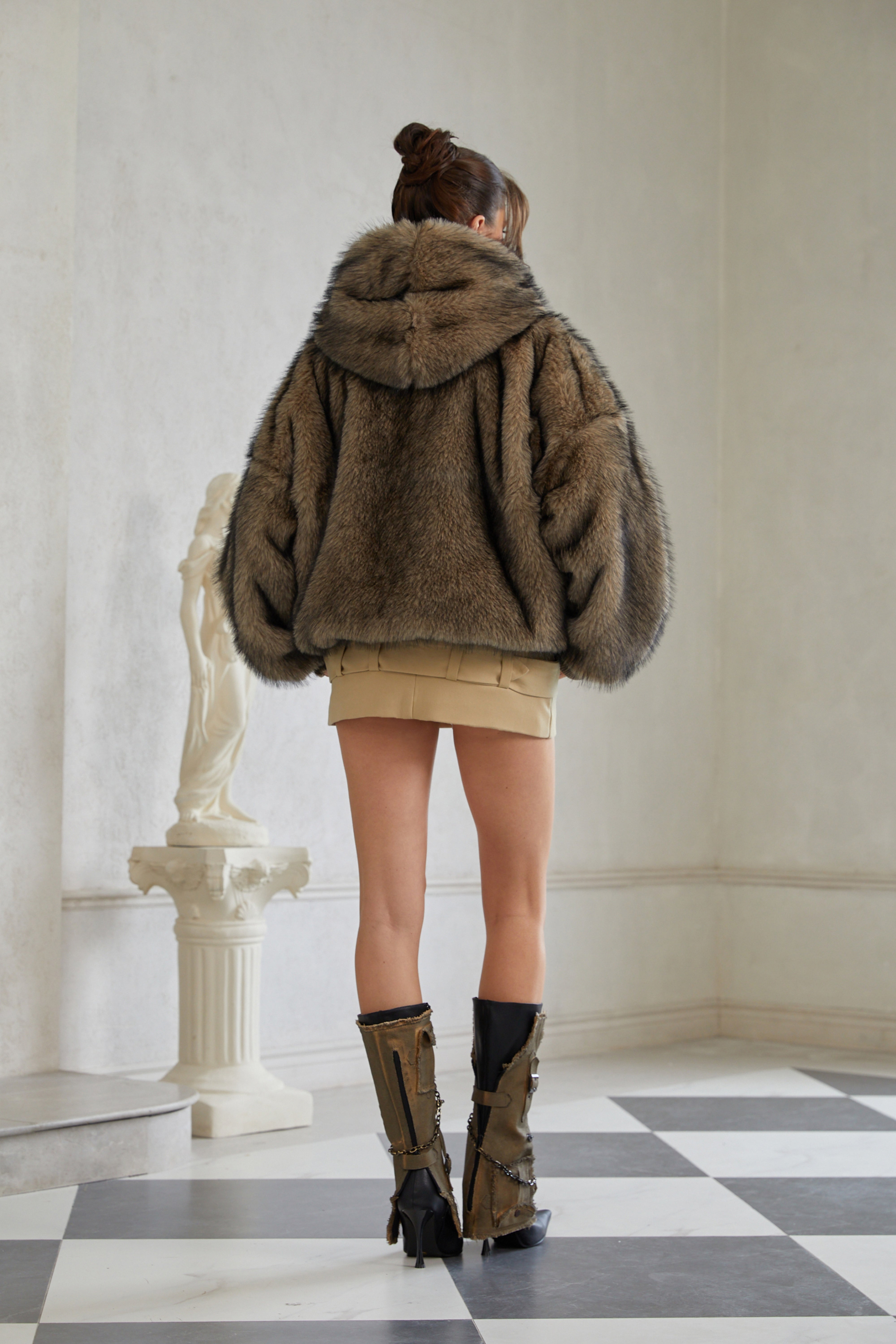 Aurelia braune Kapuzenjacke aus Kunstpelz