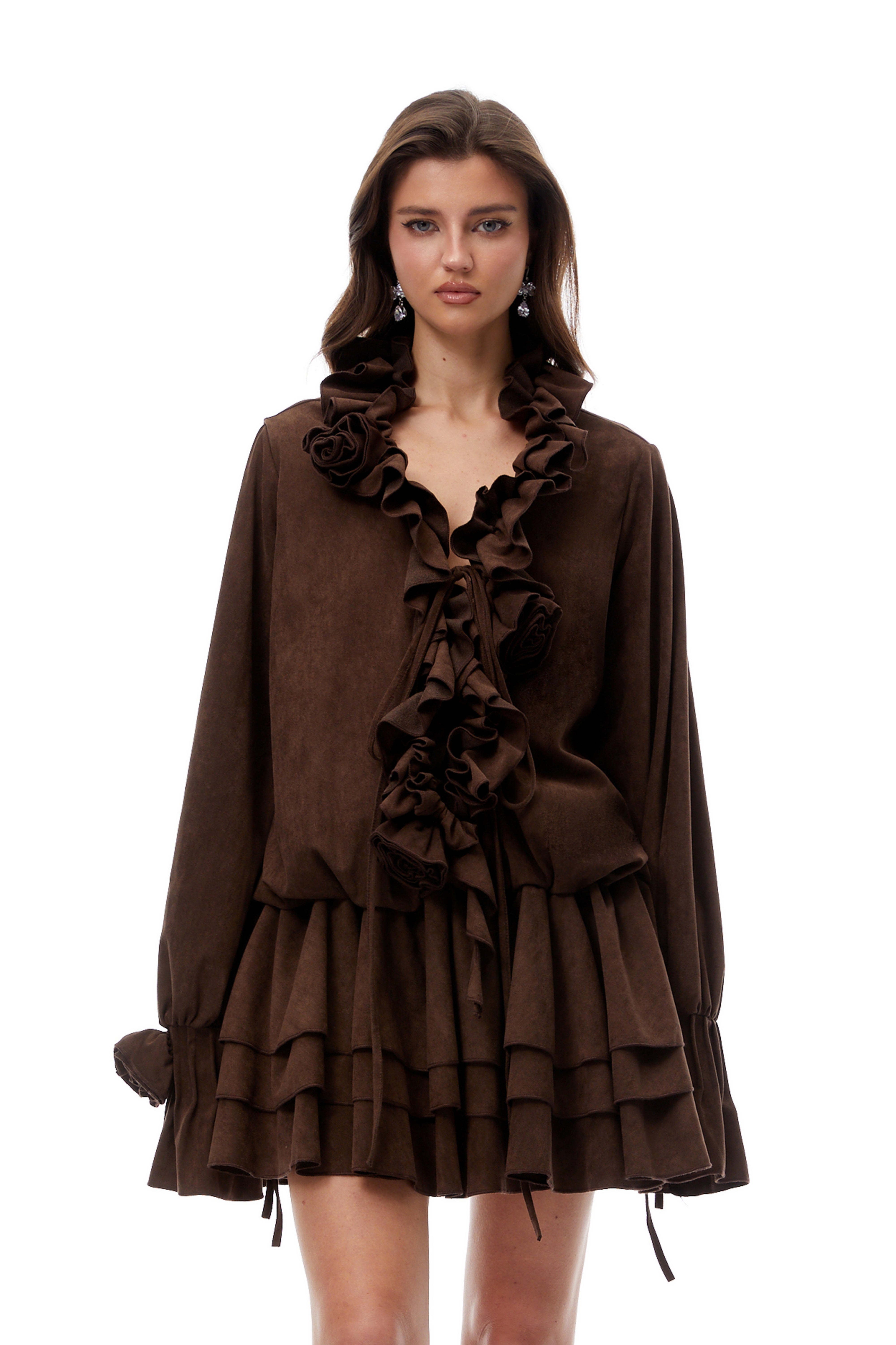 فستان قصير بطبقات مزين بالزهور من Zéphyrine باللون المحايد