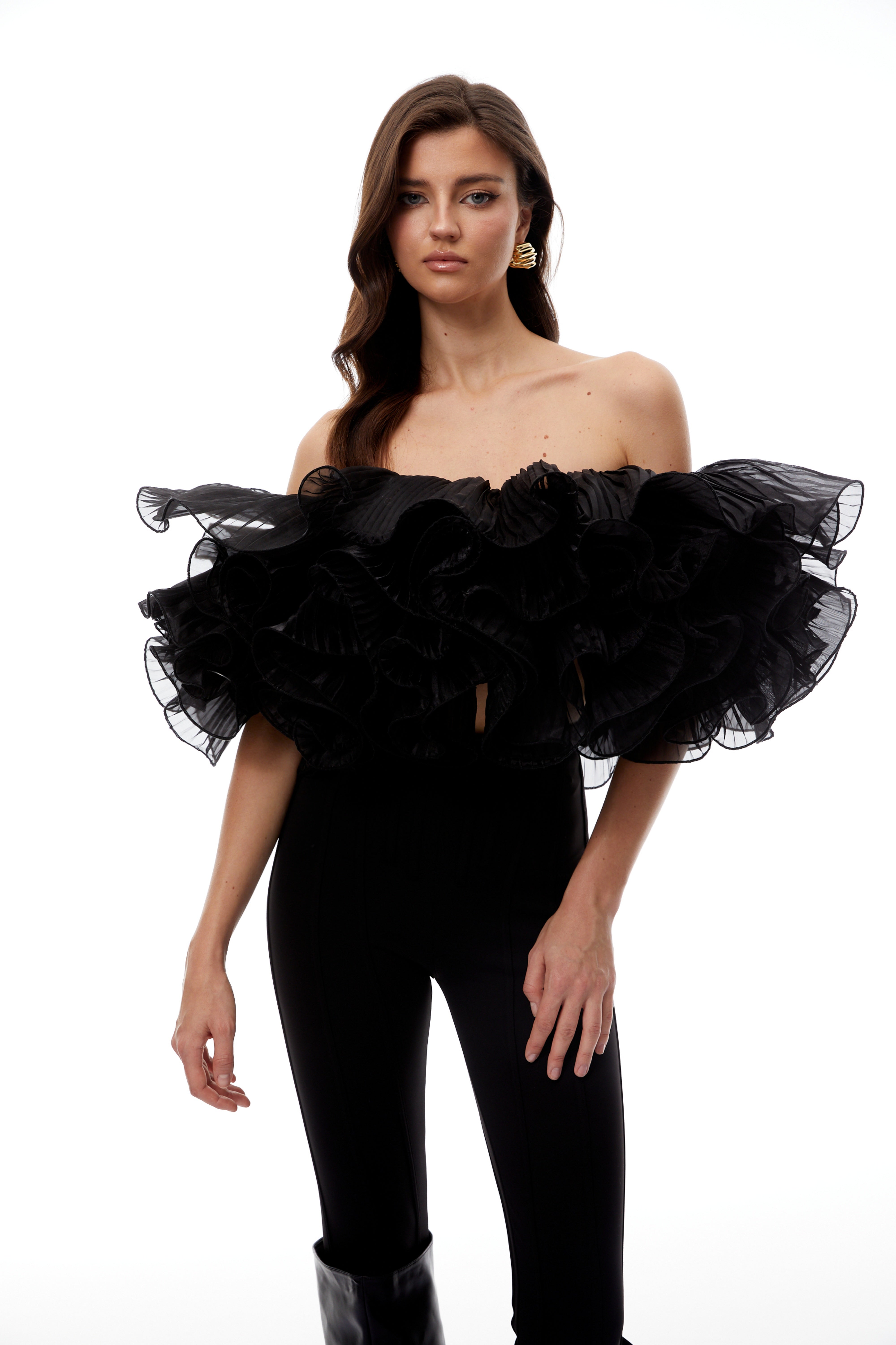 【即日発送】Bibiy IRIS RUFFLE TOP ブラック TOPS｜Bibiy.