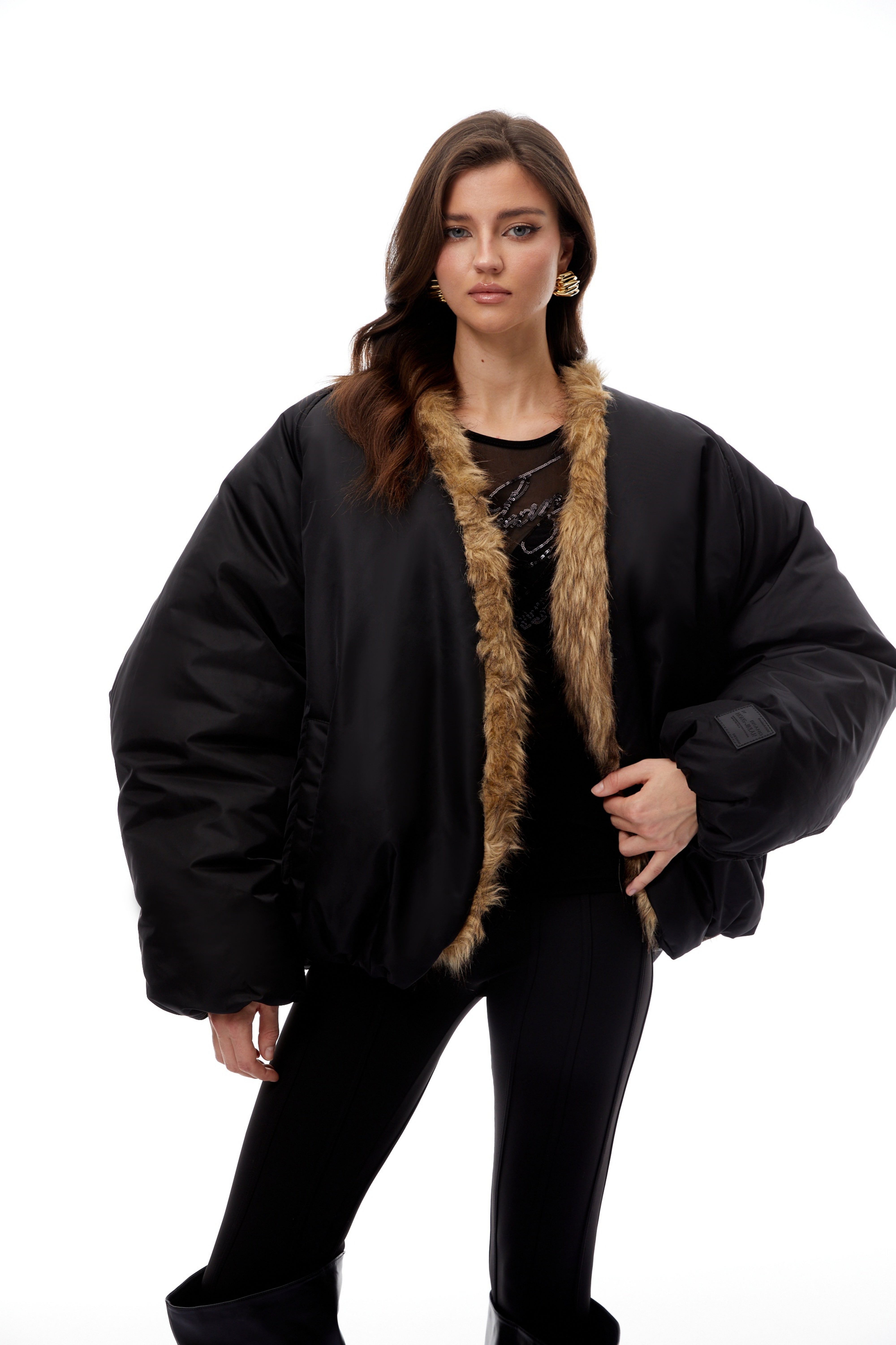 معطف مونيكا المبطن بالفرو الأسود