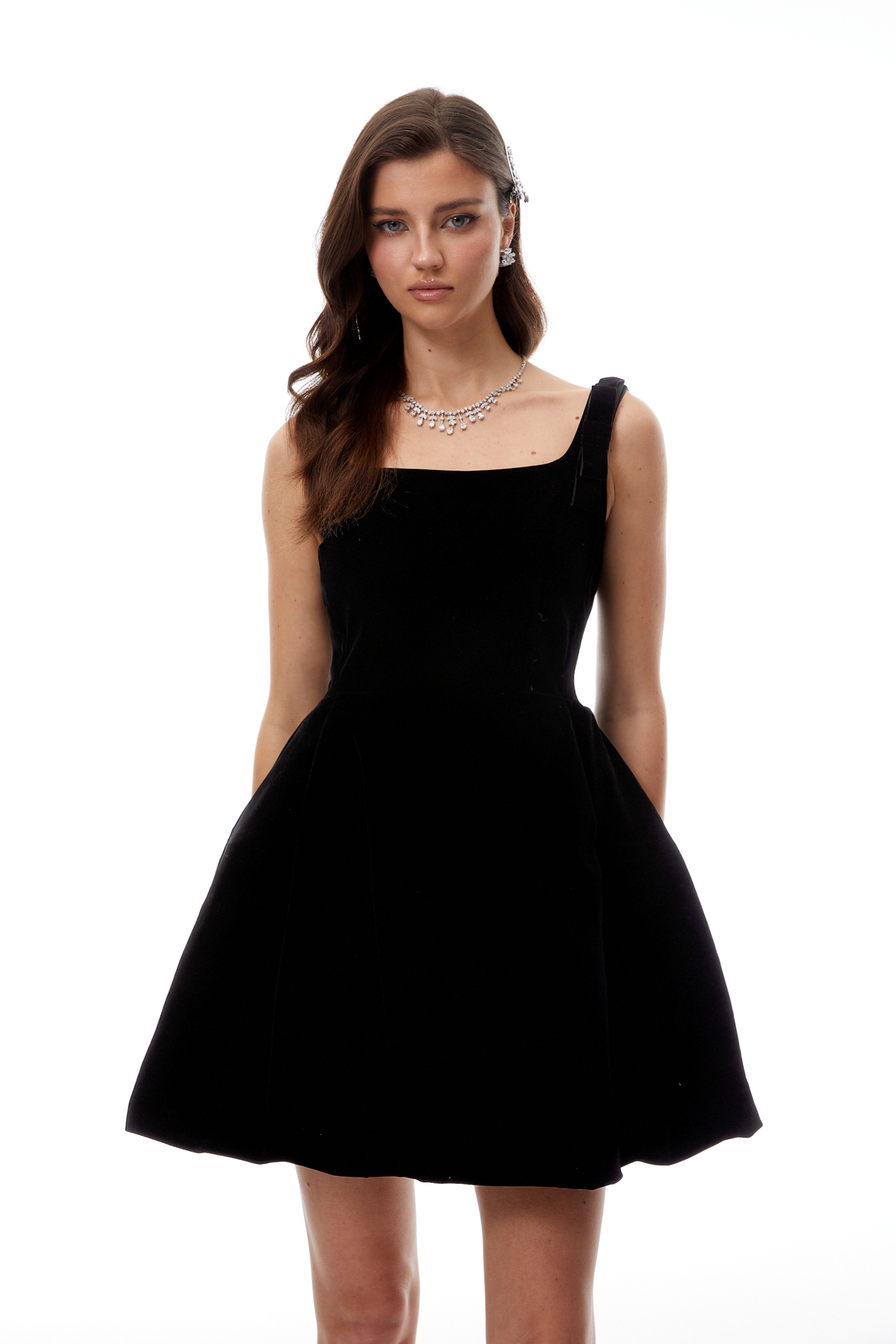 Violeta Schwarzes Minikleid aus Samt mit Tüll-Einsätzen