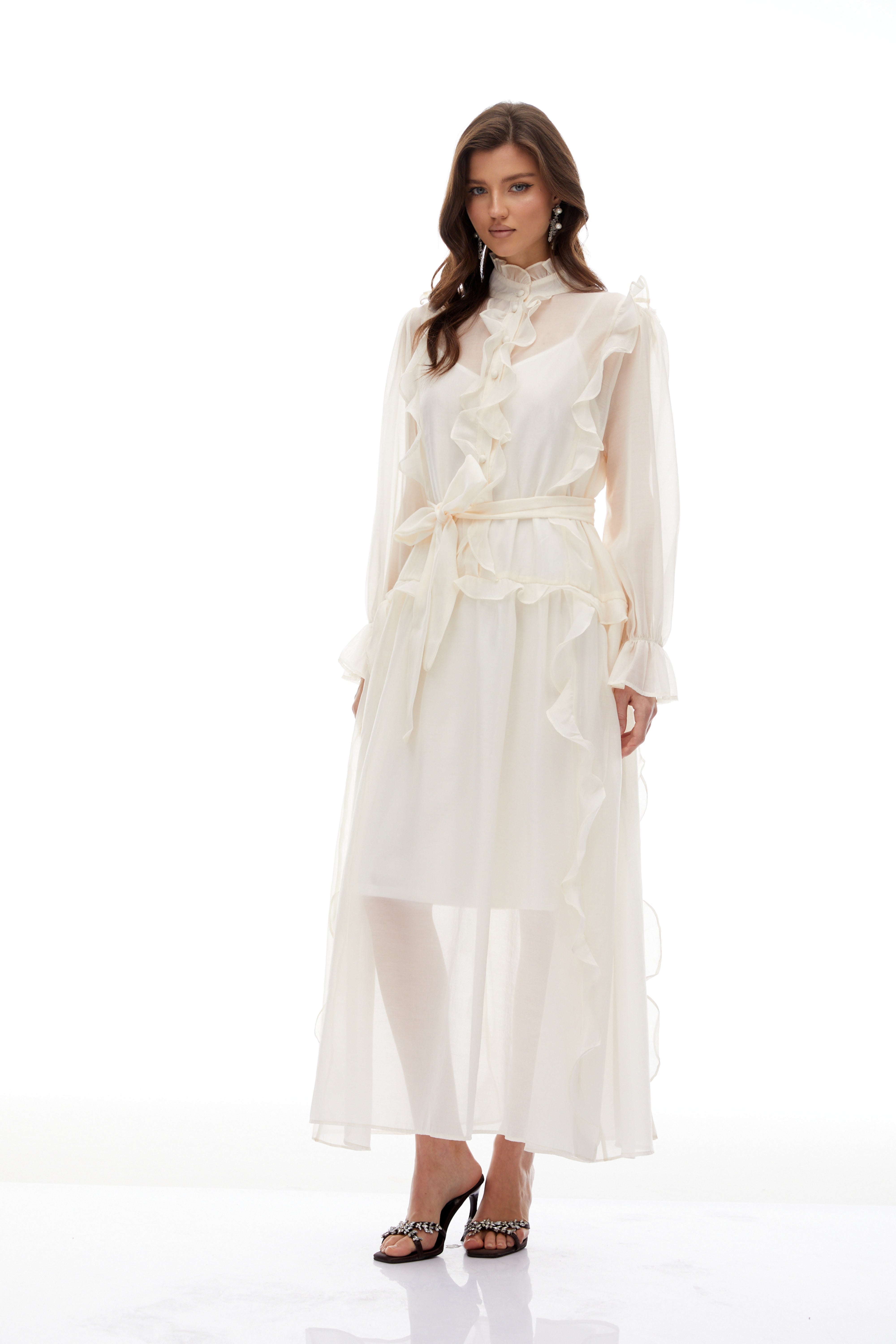 فستان كوينسي متوسط الطول بتصميم محايد مع حواف مكشكشة