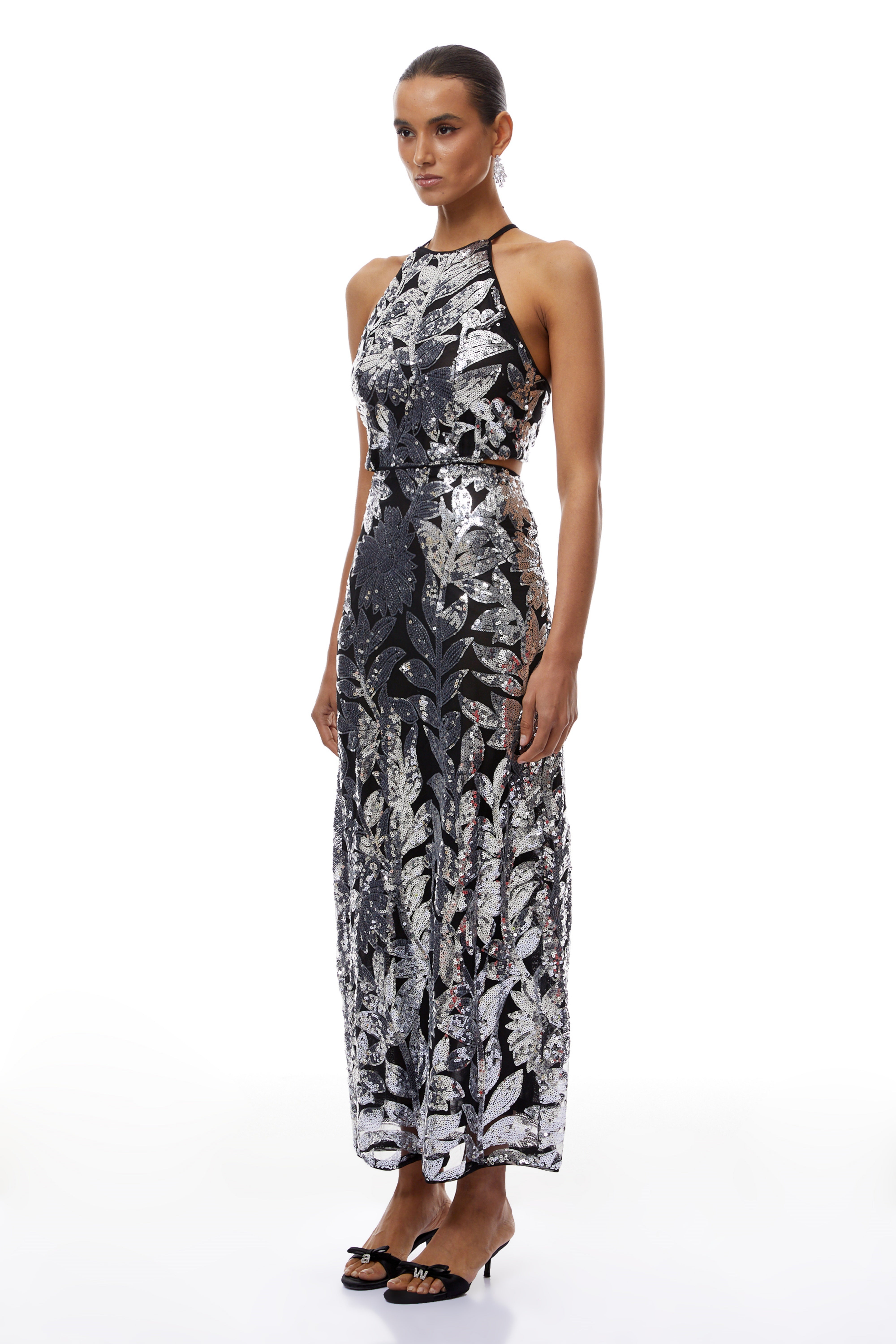 فستان ماكسي شبكي مزين بالترتر من ألما فضي