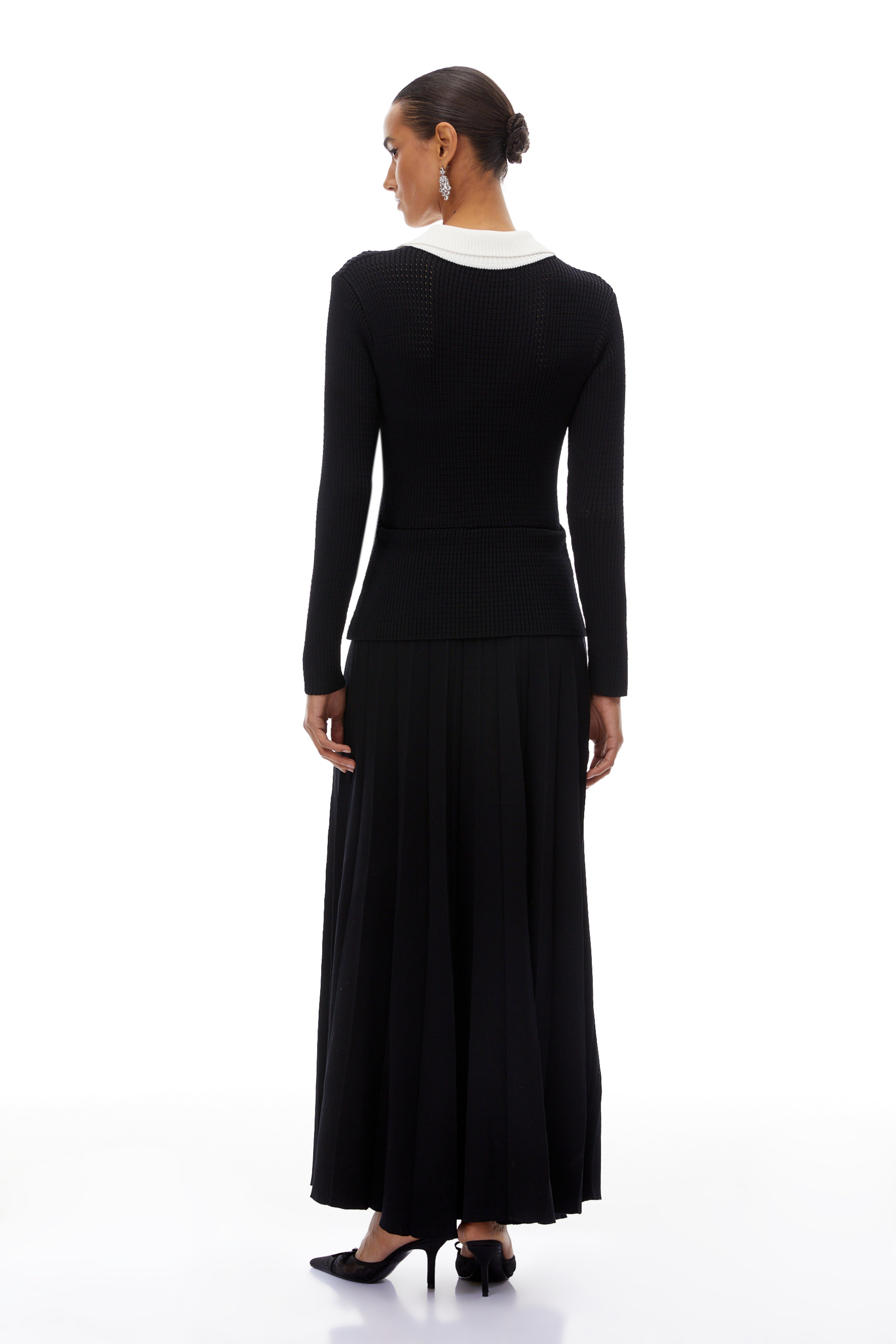 فستان ماكسي أسود مطرز من Esmée